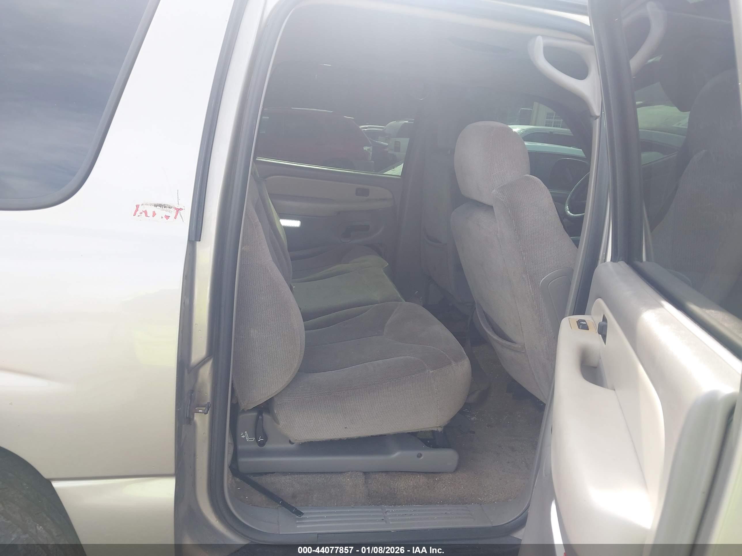 GMC YUKON image 8