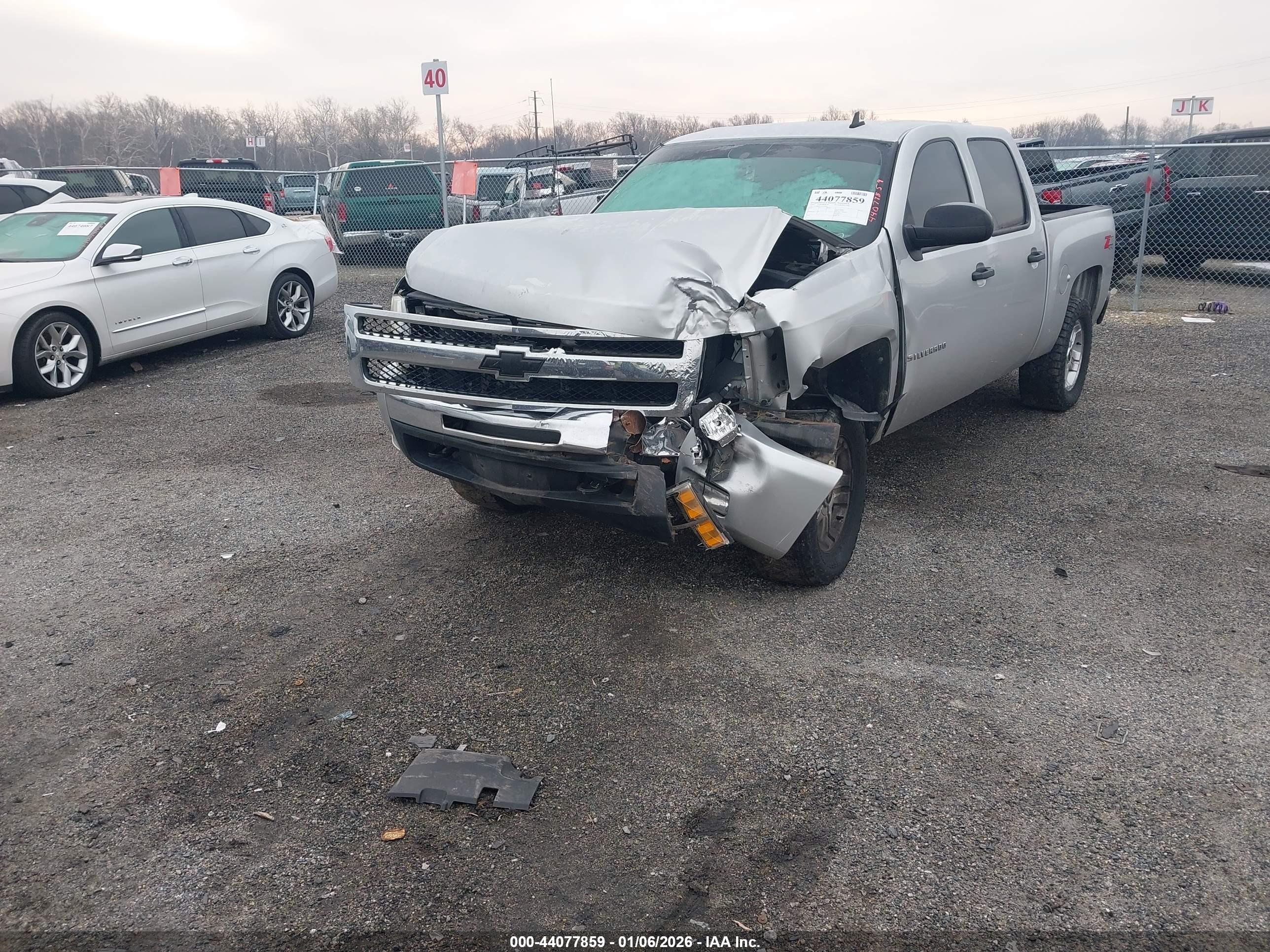 CHEVROLET SILVERADO image 2