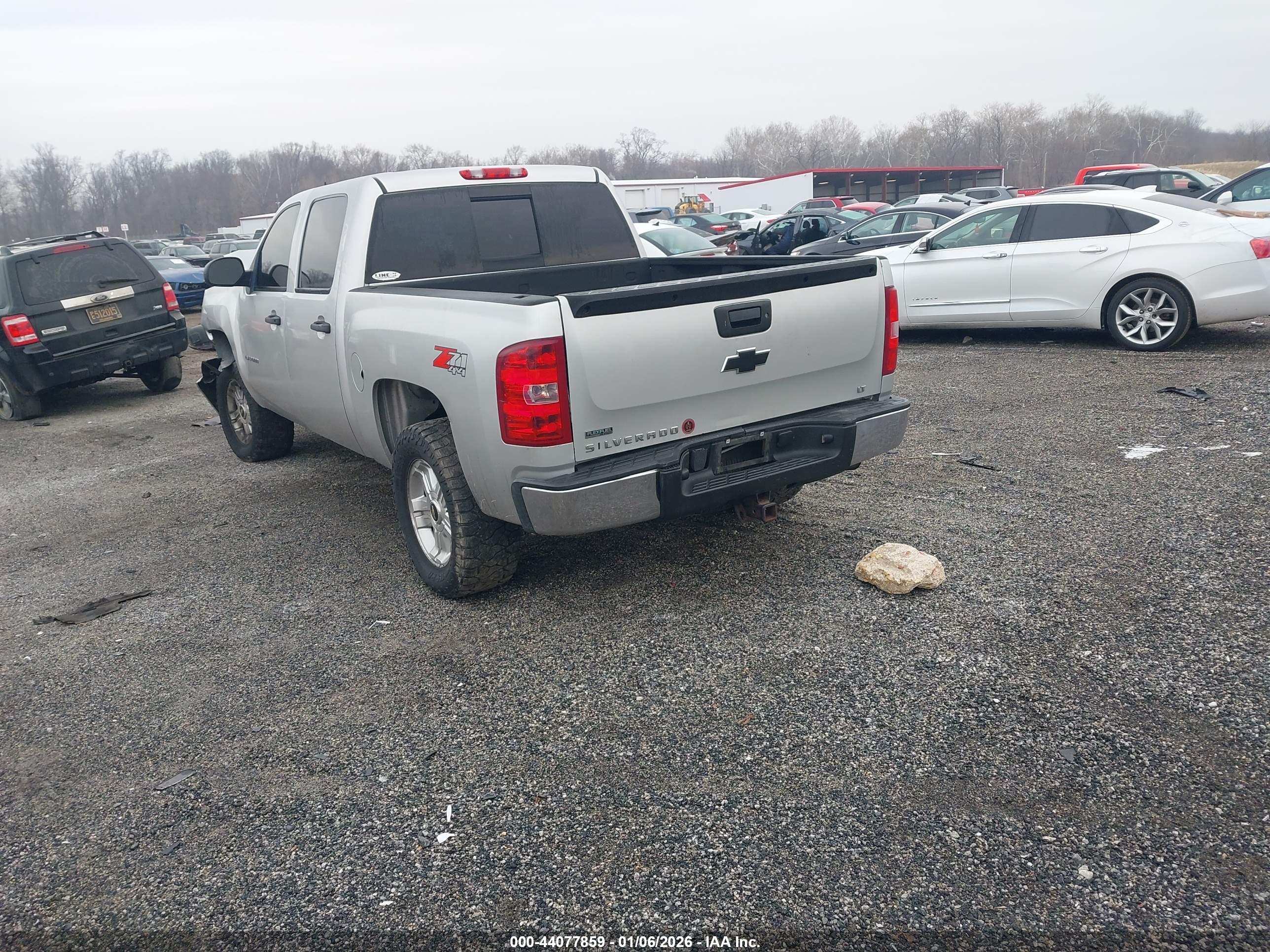 CHEVROLET SILVERADO image 3