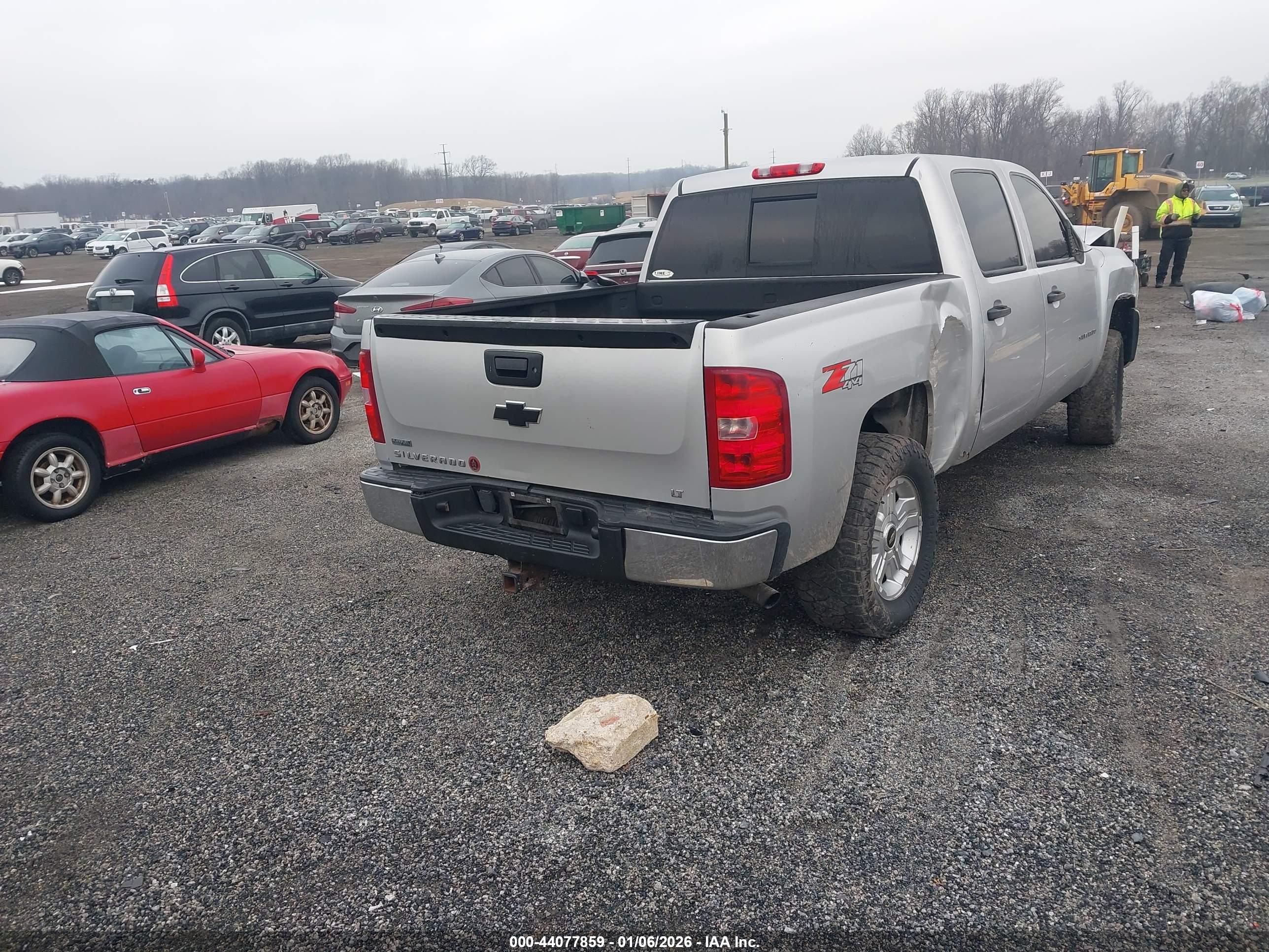 CHEVROLET SILVERADO image 4