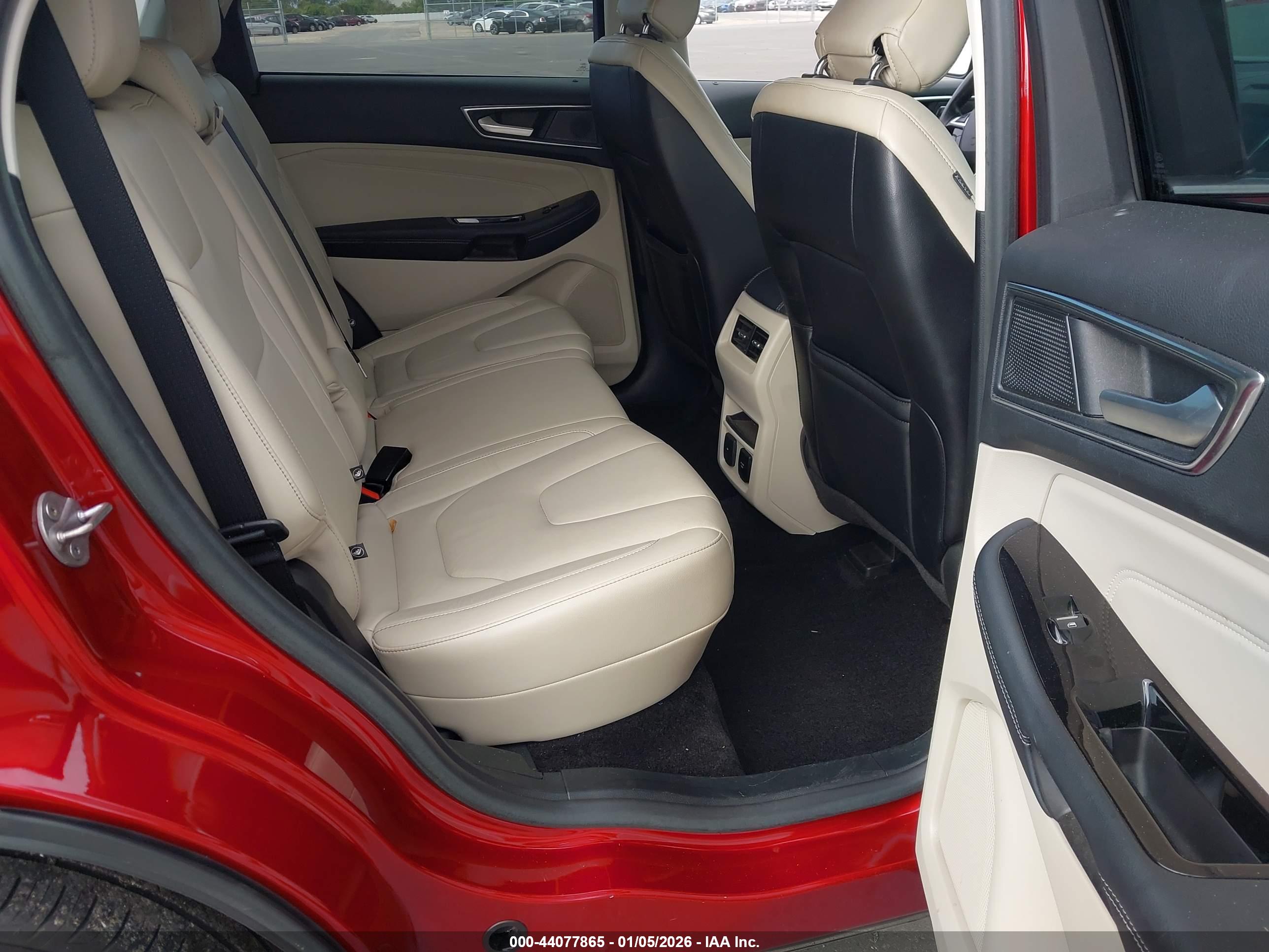 FORD EDGE image 8