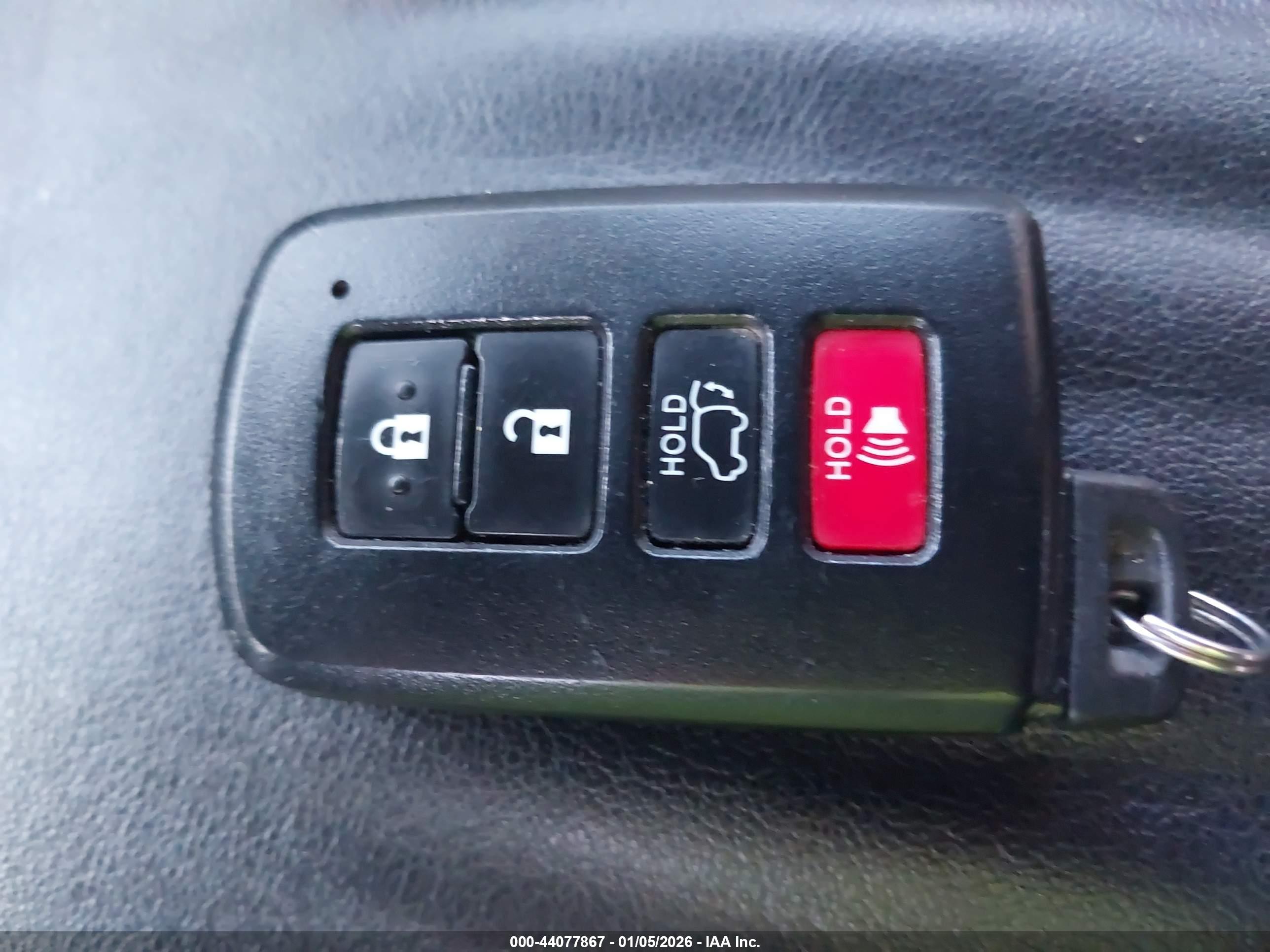 TOYOTA RAV4 image 11