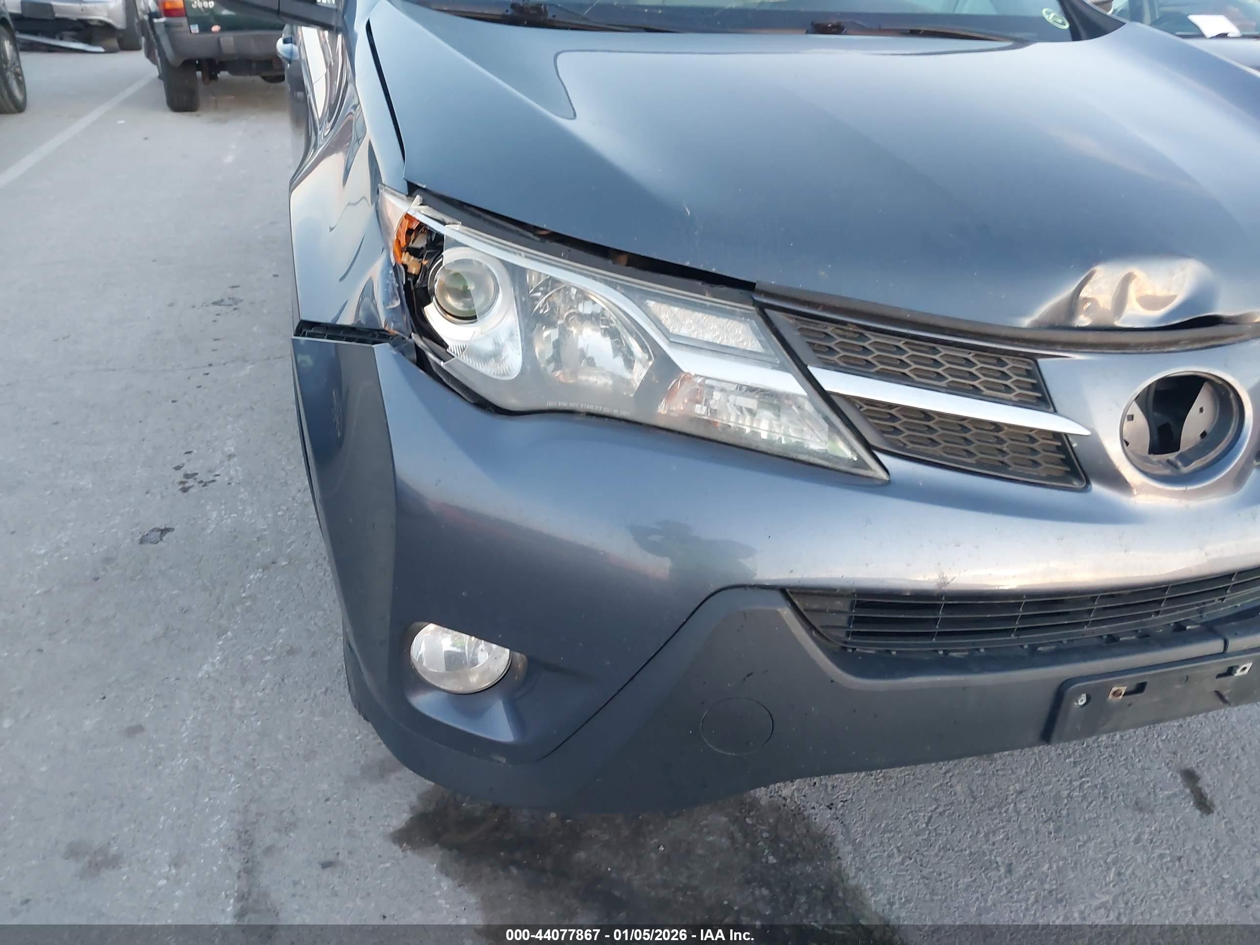 TOYOTA RAV4 image 6