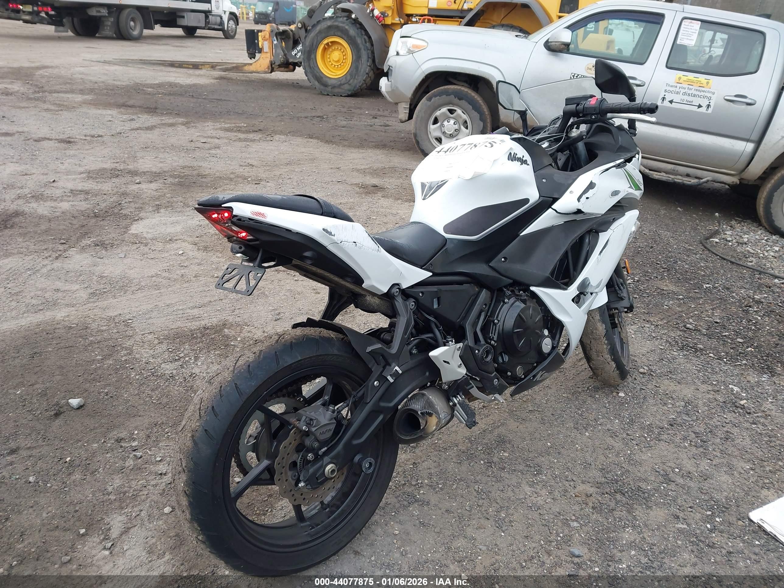 KAWASAKI EX650 image 4