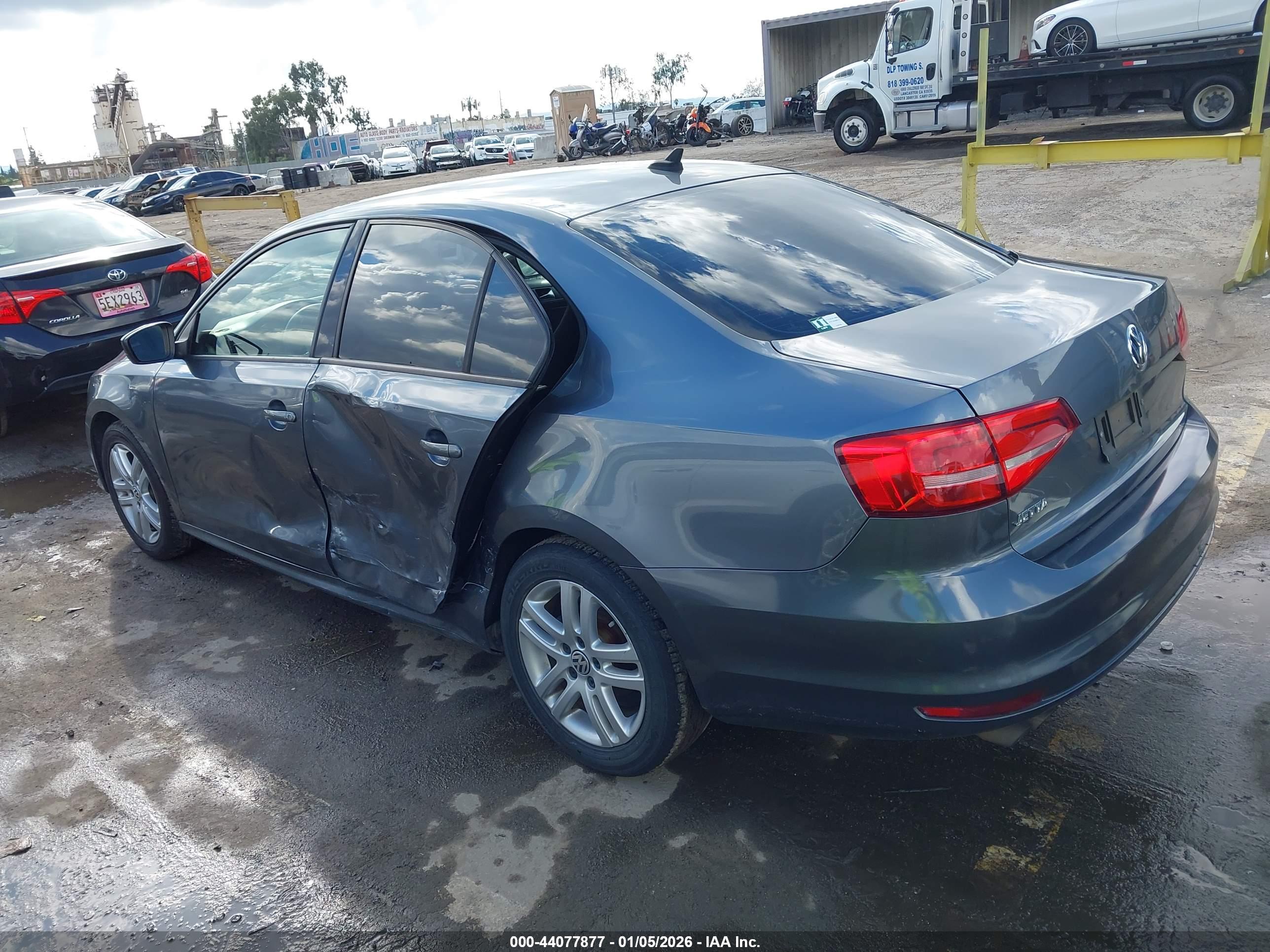 VOLKSWAGEN JETTA image 3