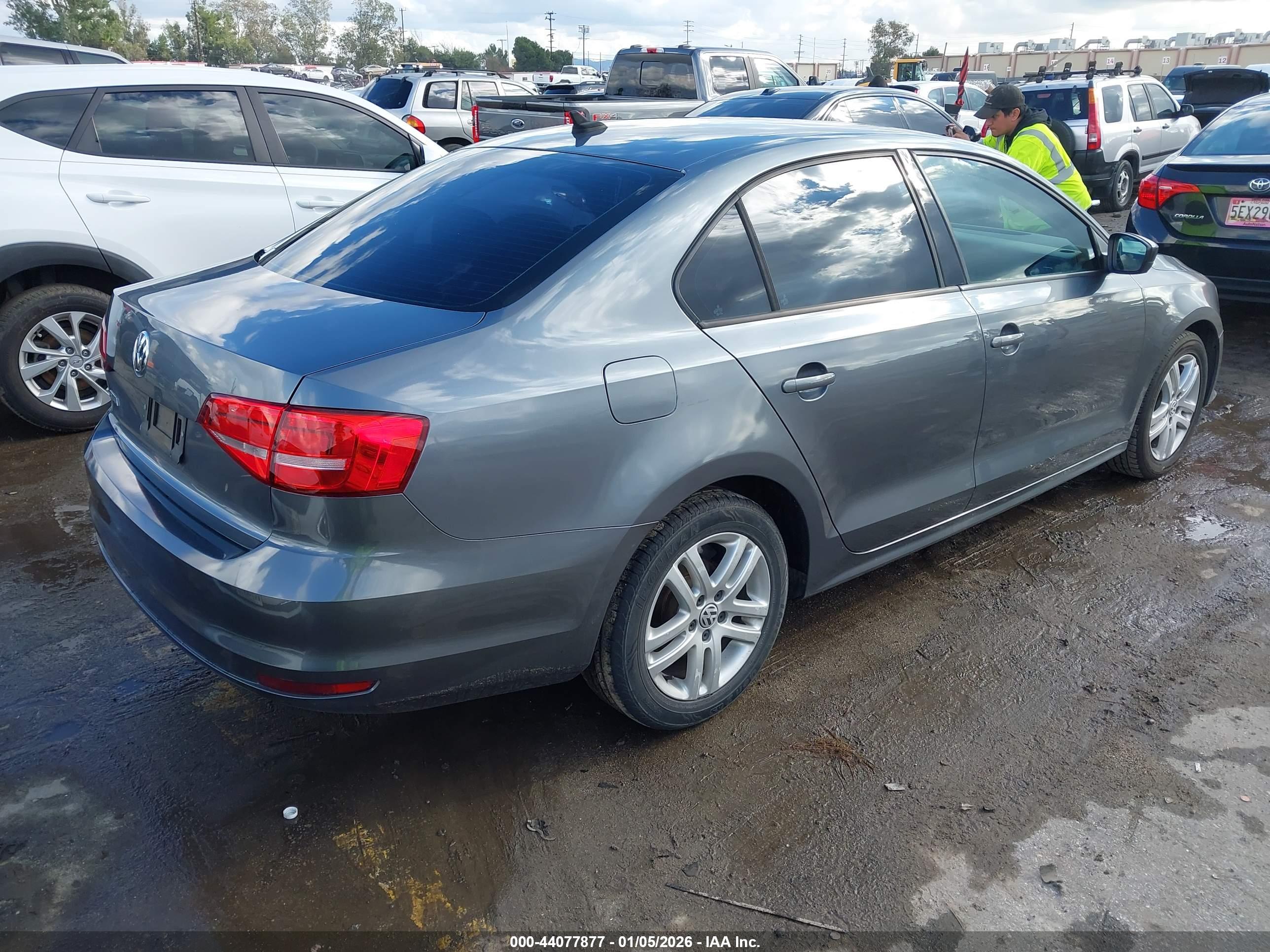 VOLKSWAGEN JETTA image 4