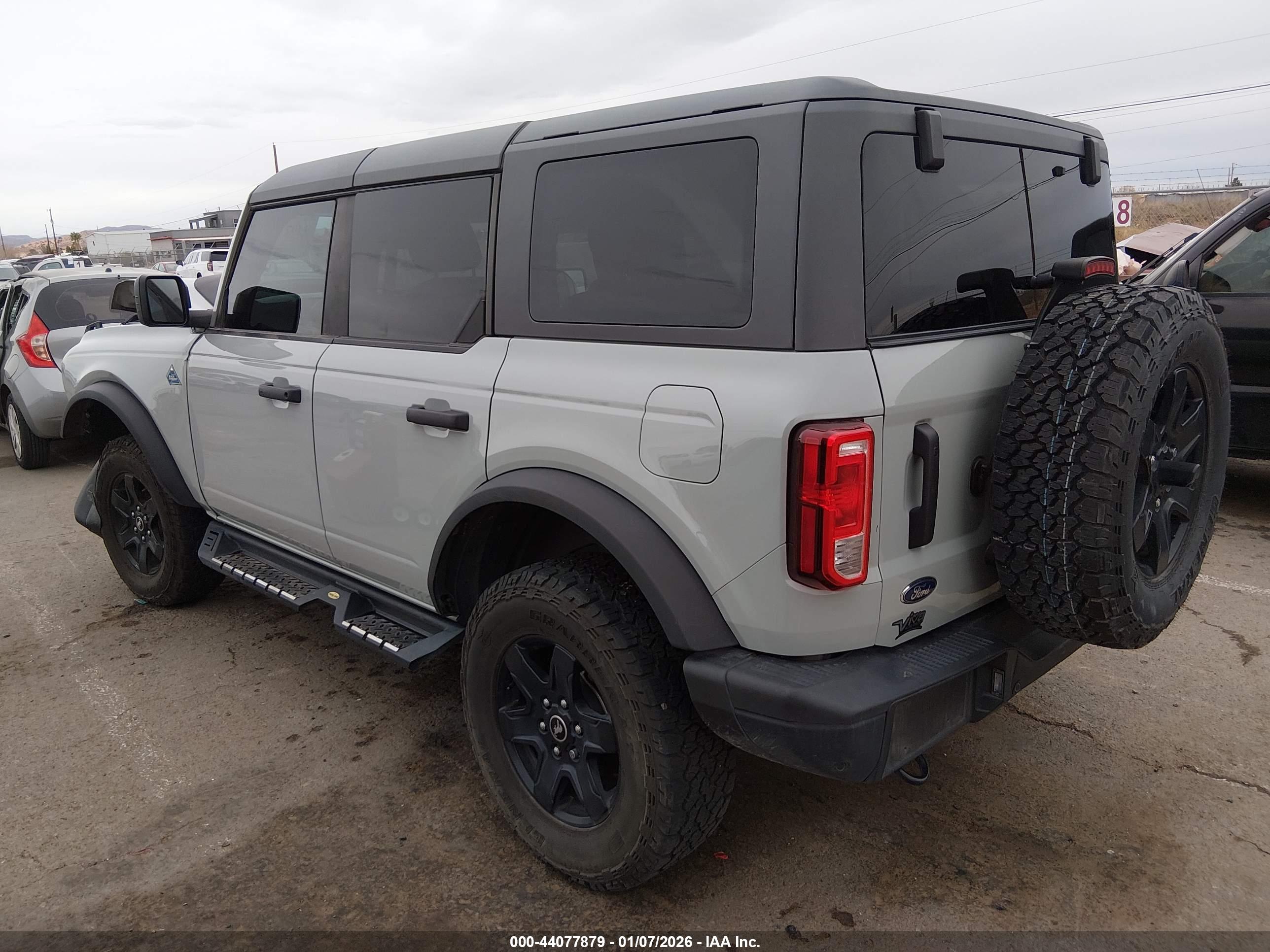 FORD BRONCO image 3