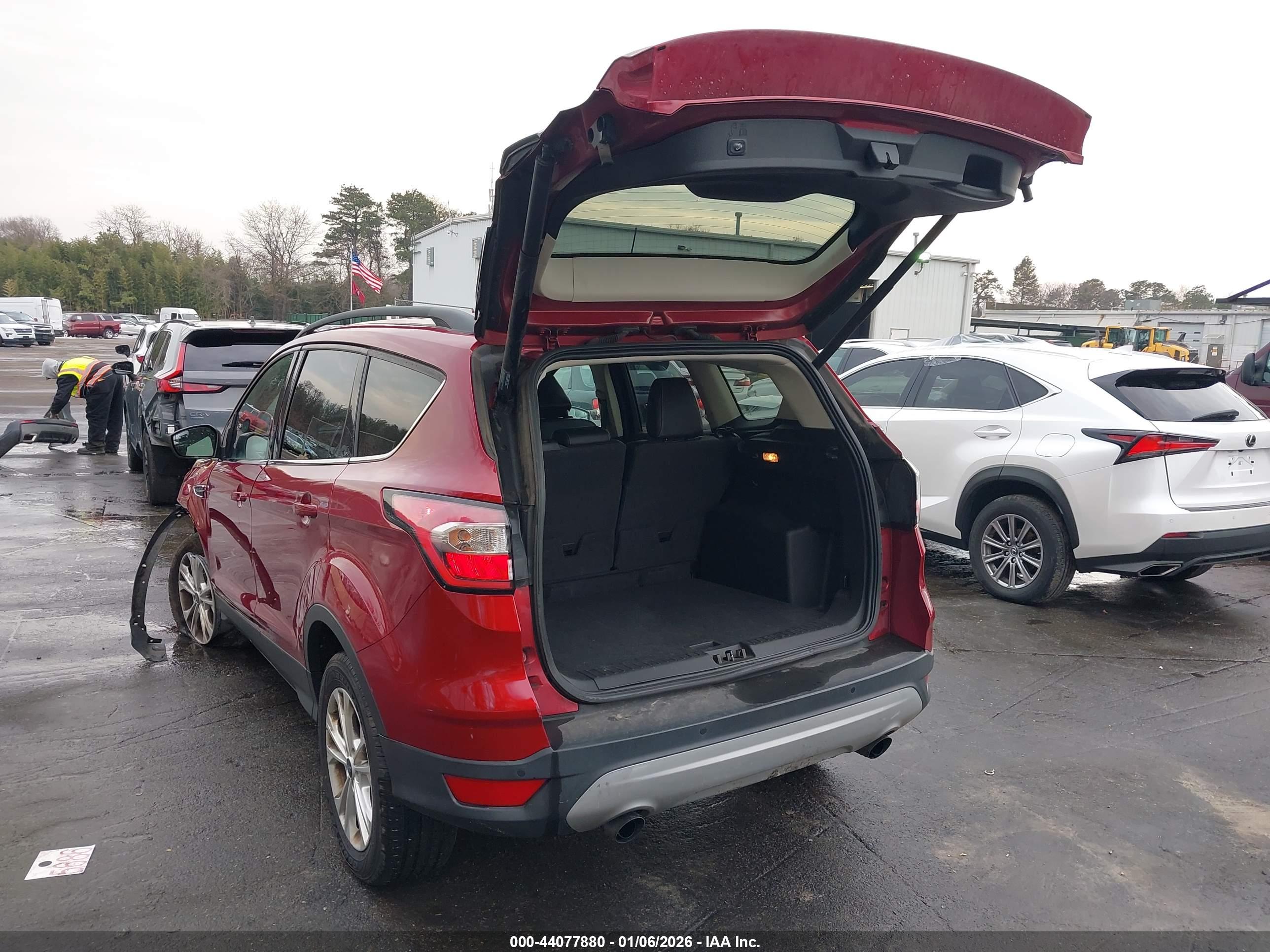 FORD ESCAPE image 3