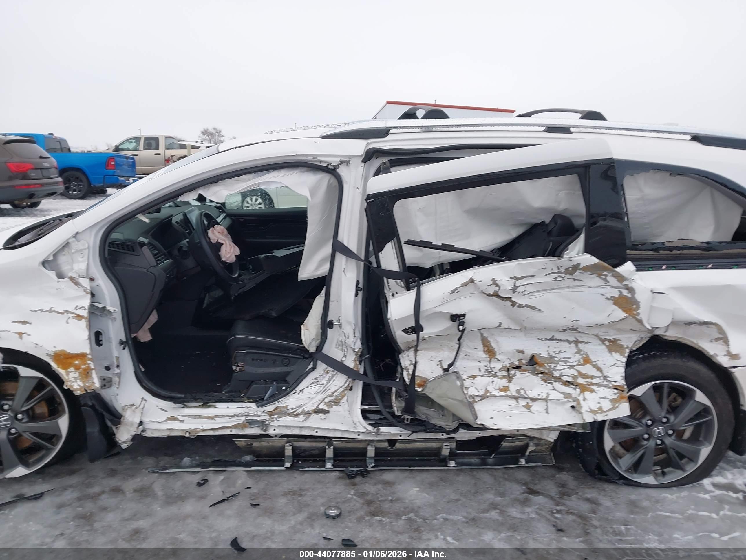 HONDA ODYSSEY image 6