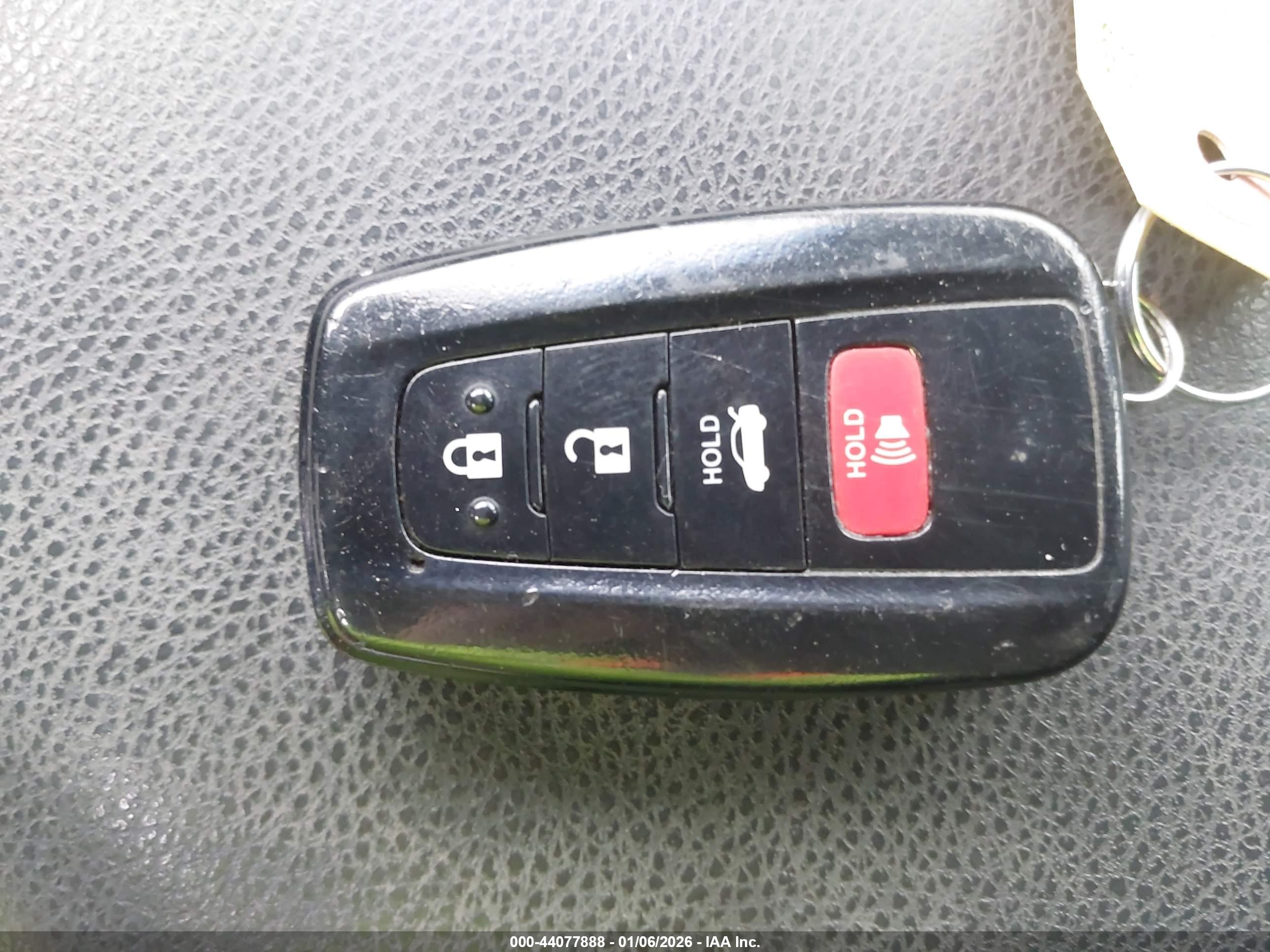 TOYOTA CAMRY image 11