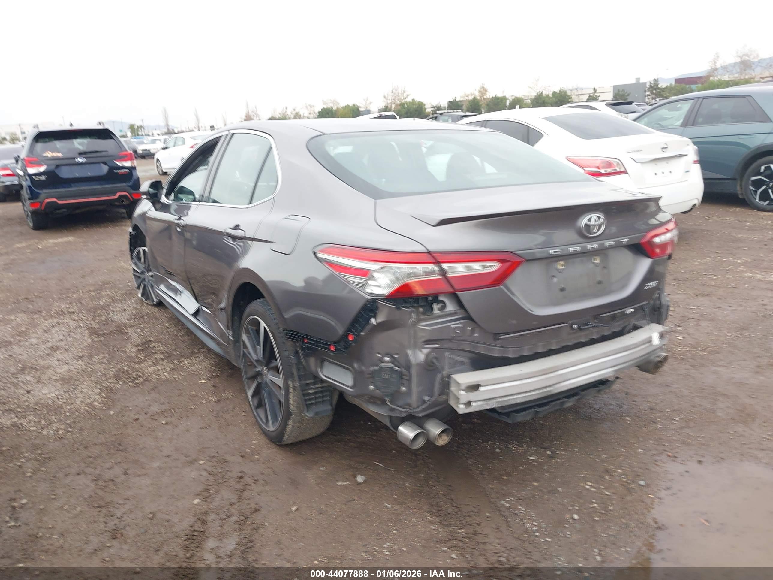 TOYOTA CAMRY image 3