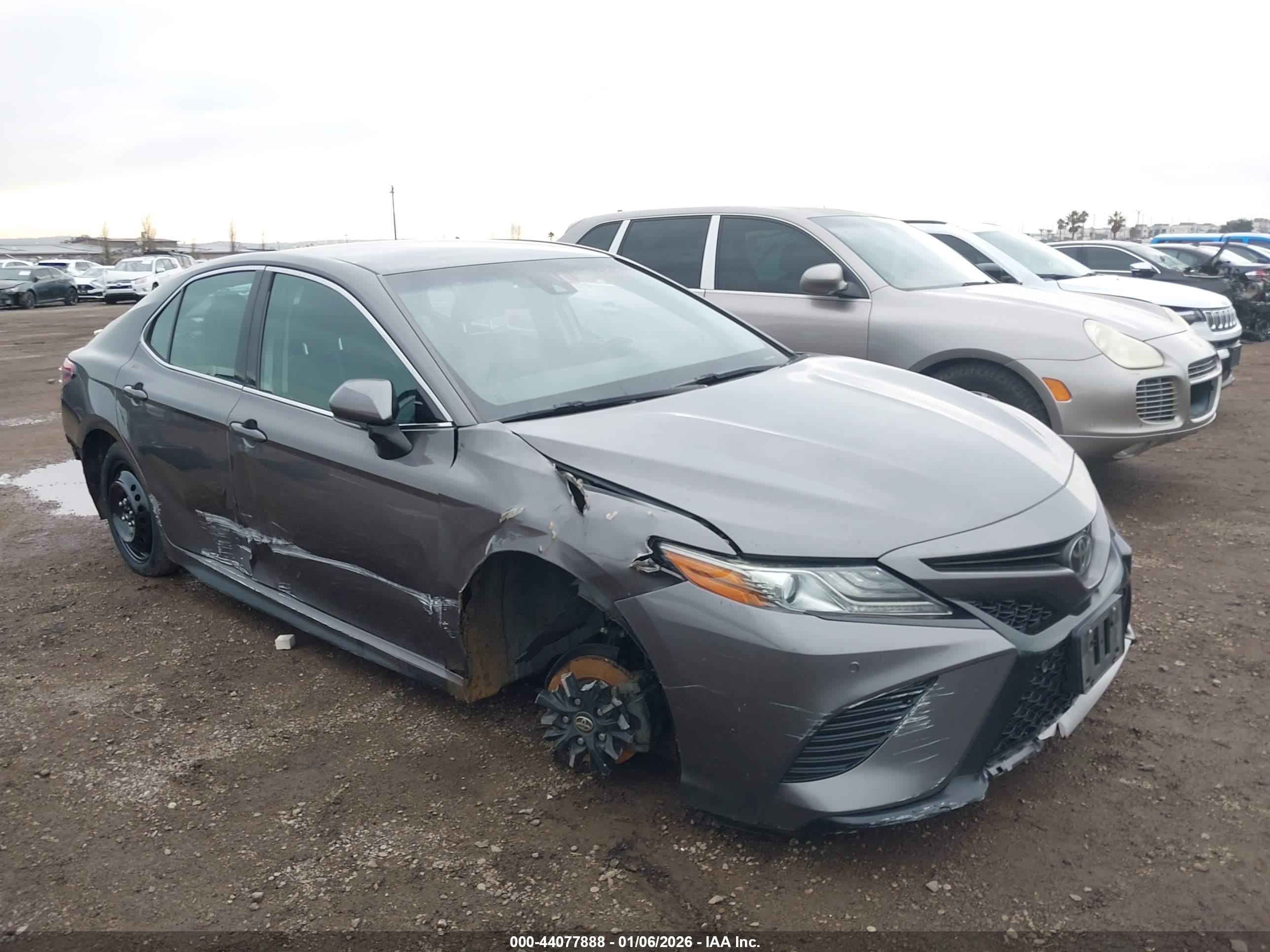 TOYOTA CAMRY image 6