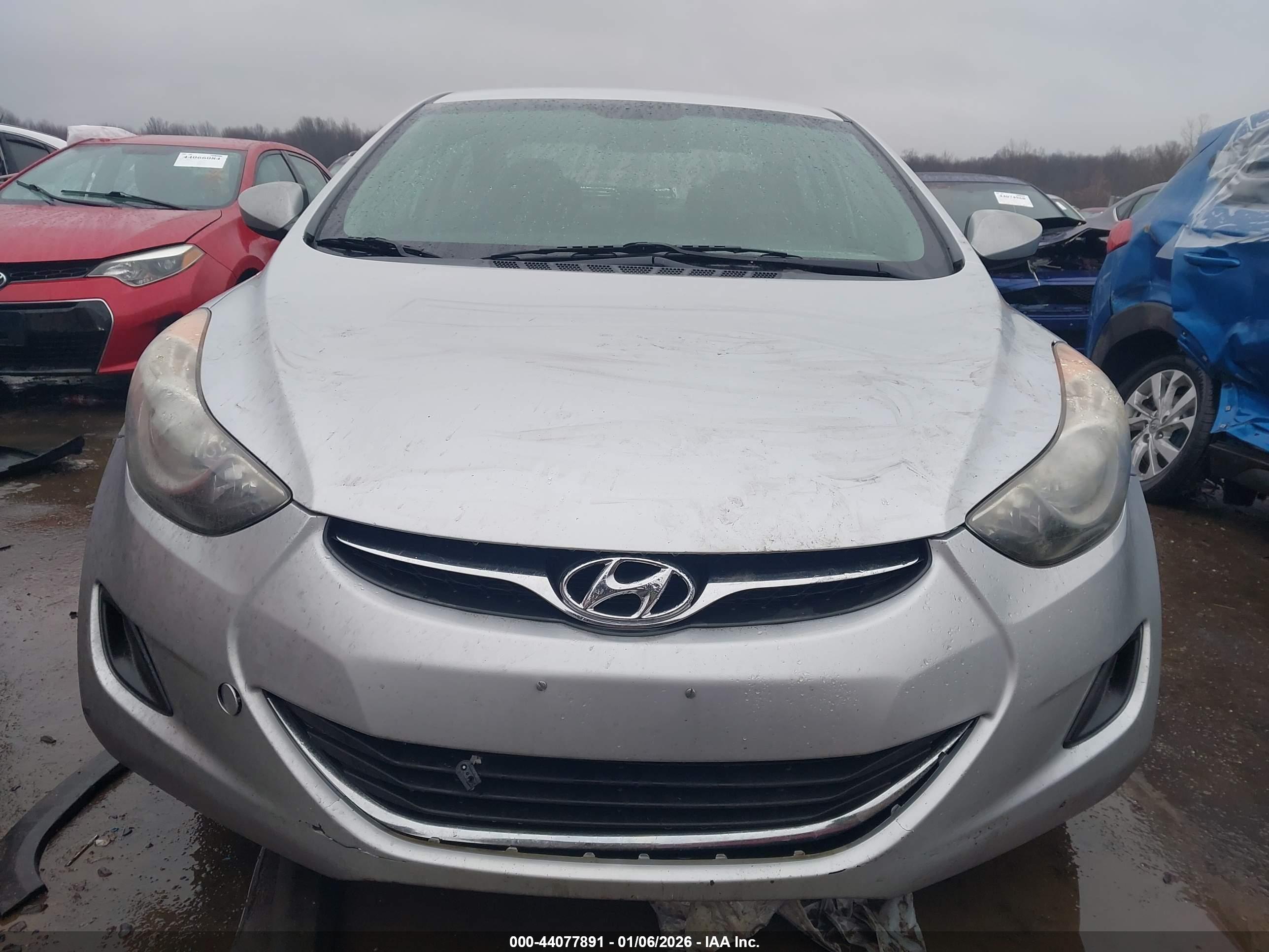 HYUNDAI ELANTRA image 6