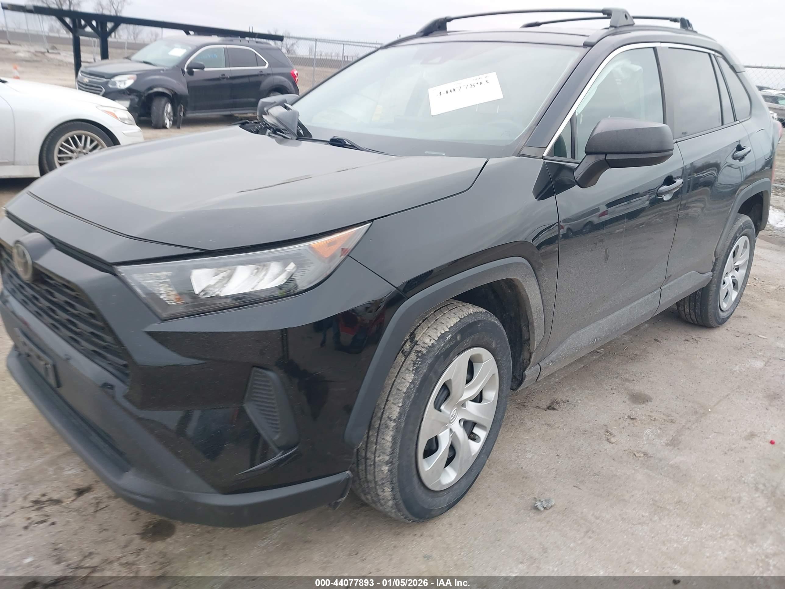 TOYOTA RAV4 image 2