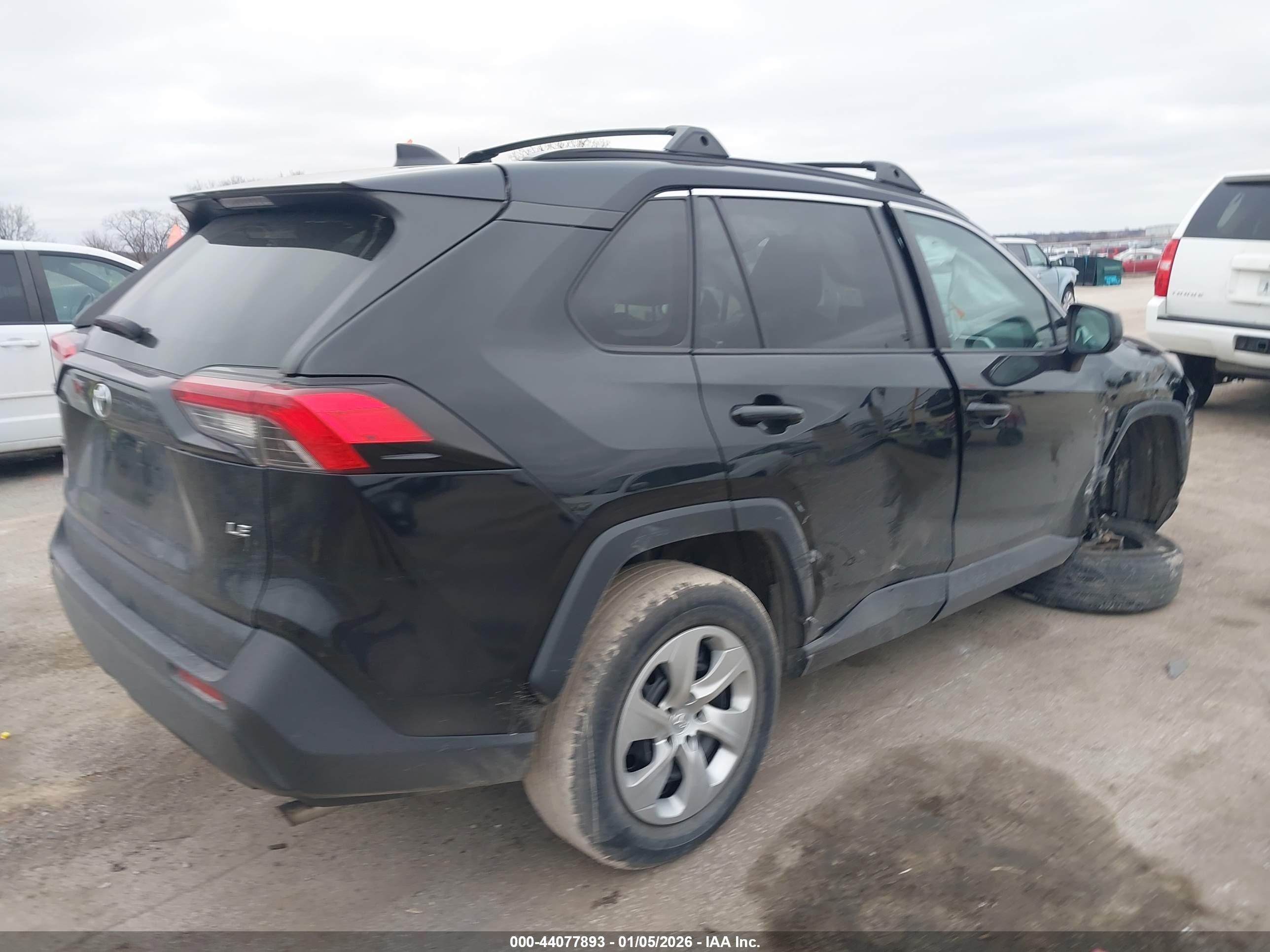 TOYOTA RAV4 image 4