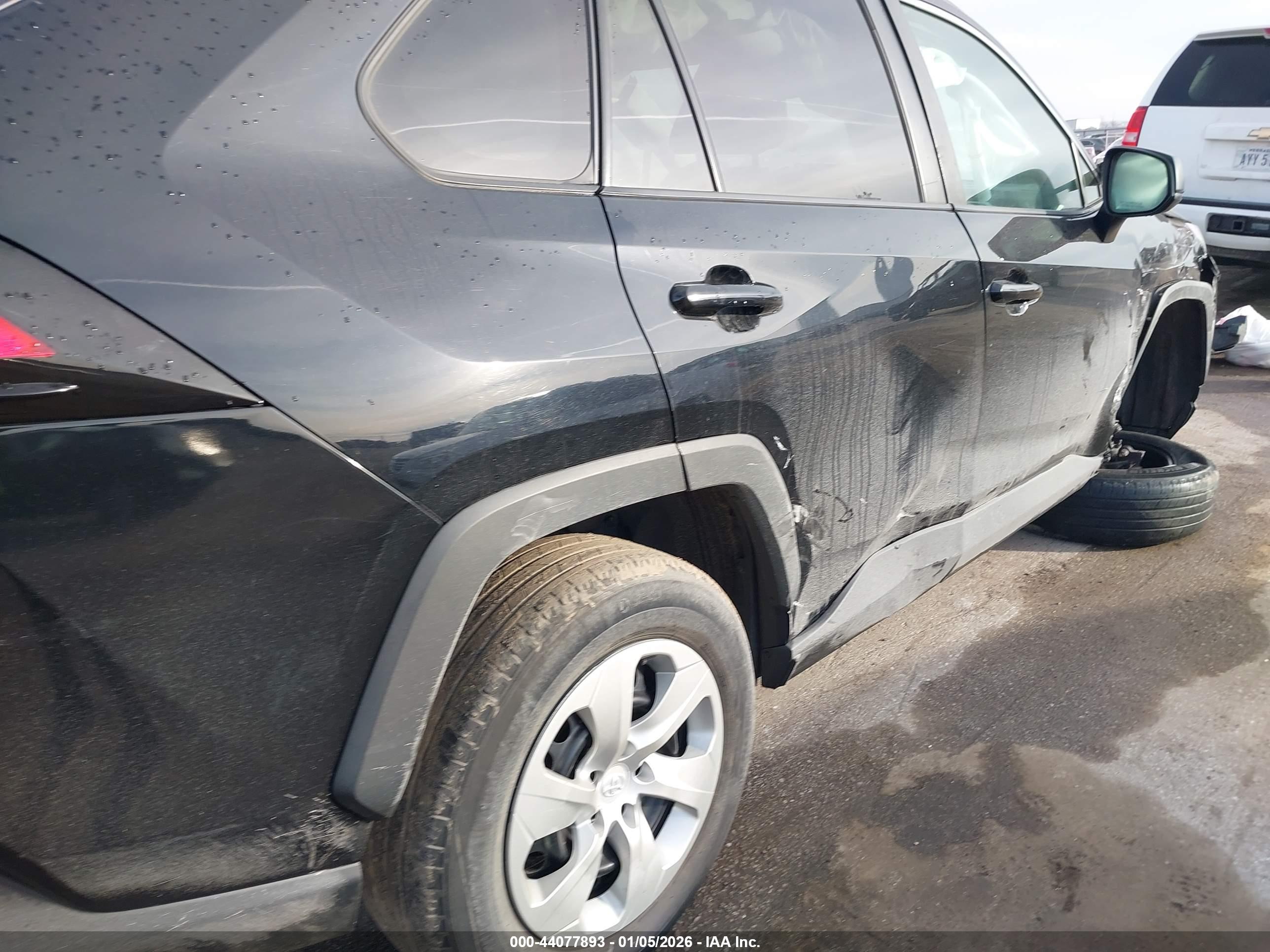 TOYOTA RAV4 image 6