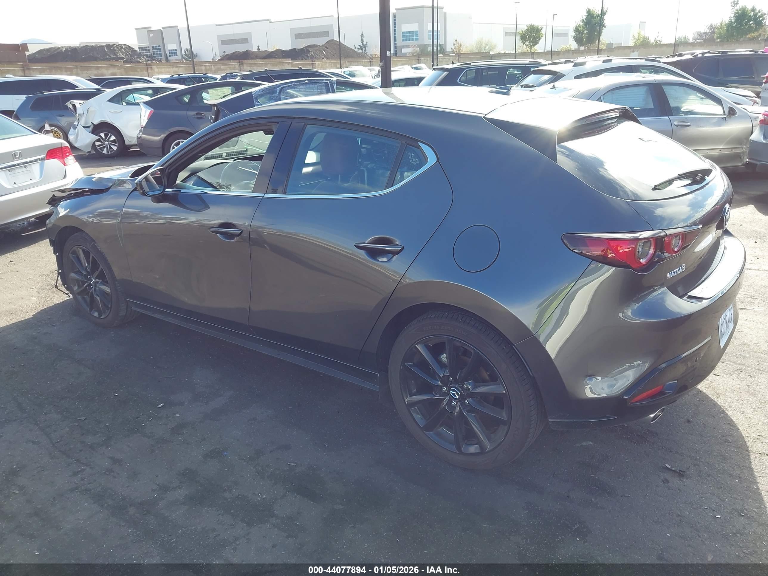 MAZDA MAZDA3 image 3