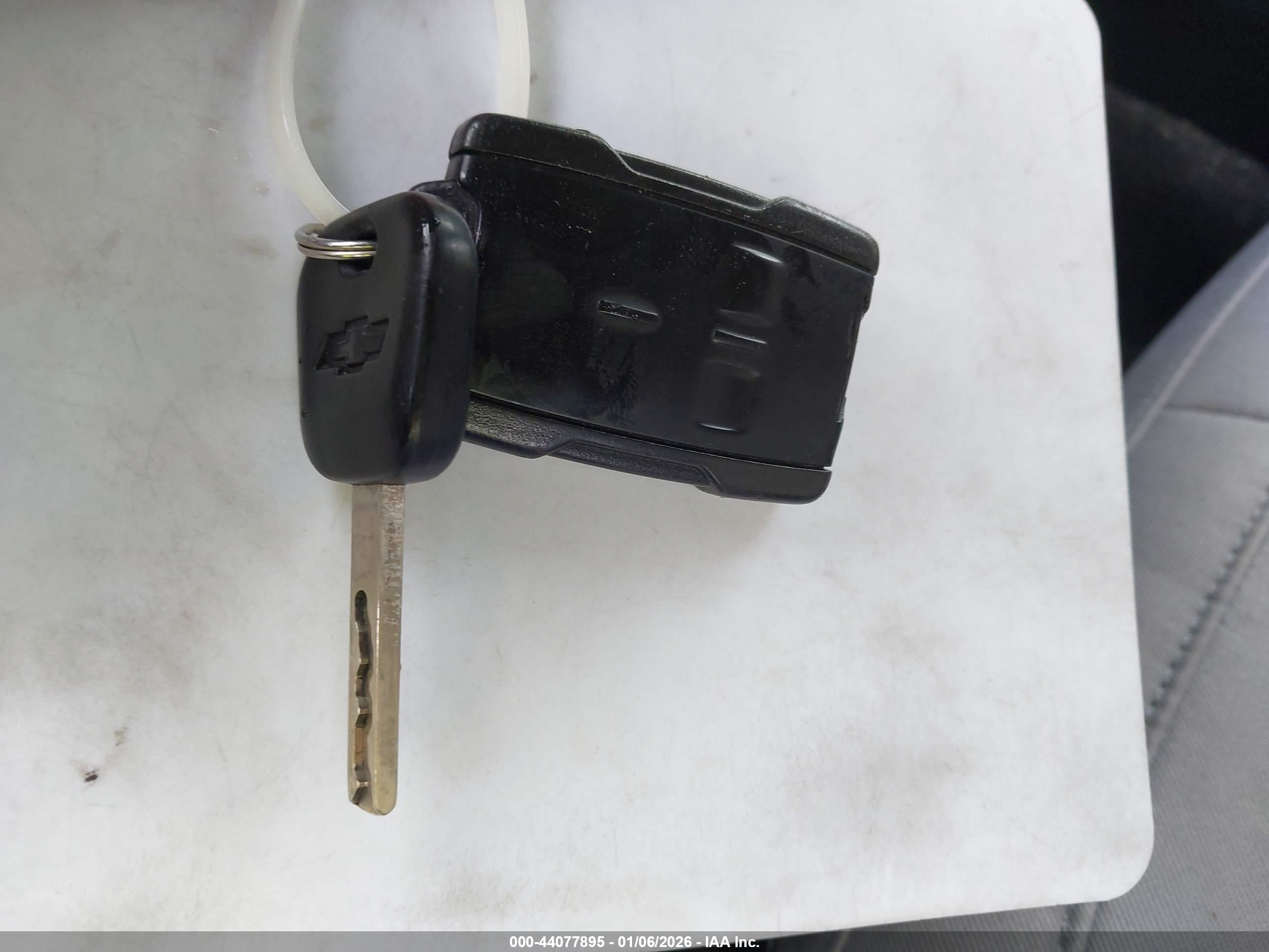 CHEVROLET COLORADO image 11