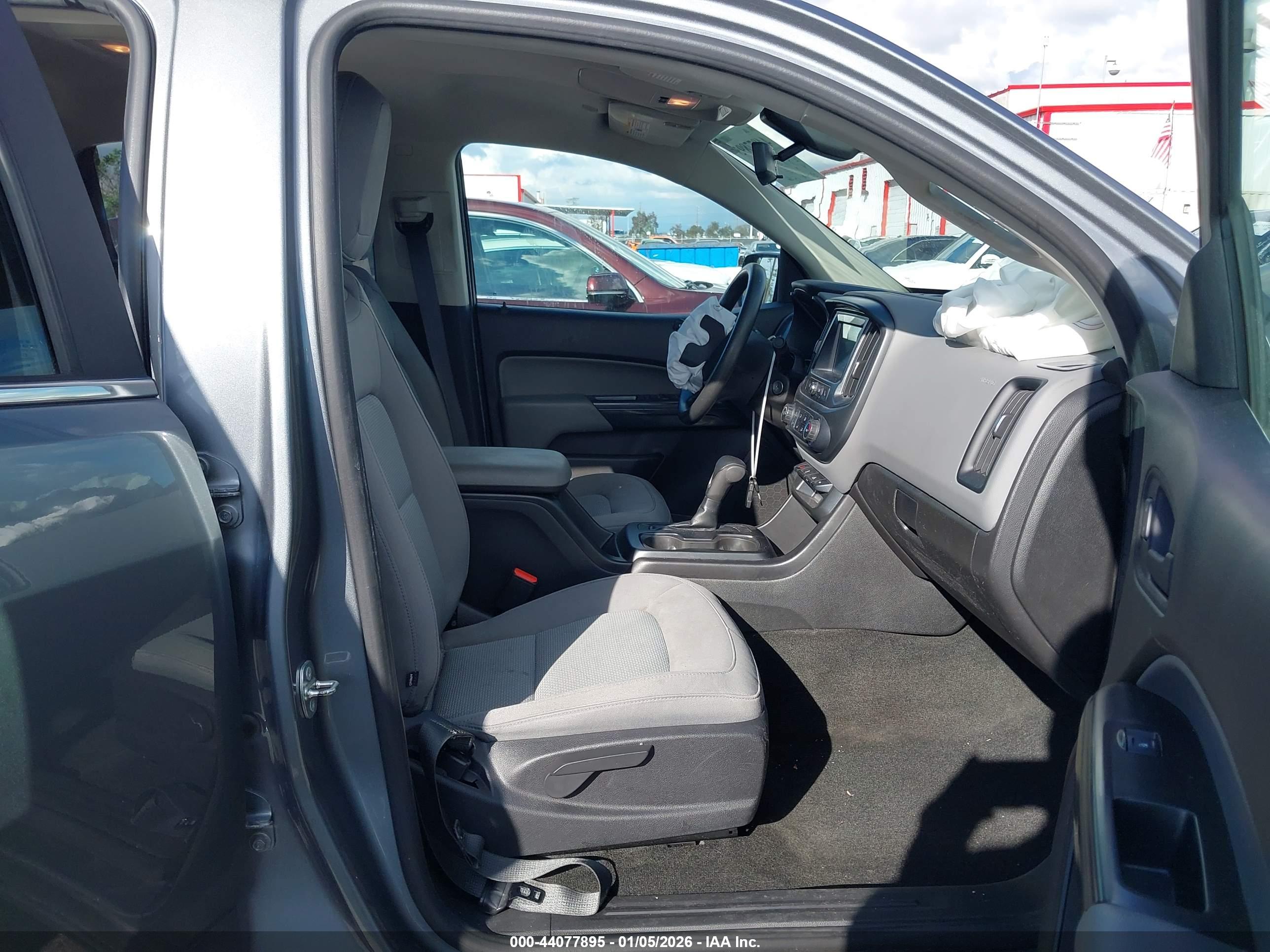 CHEVROLET COLORADO image 5