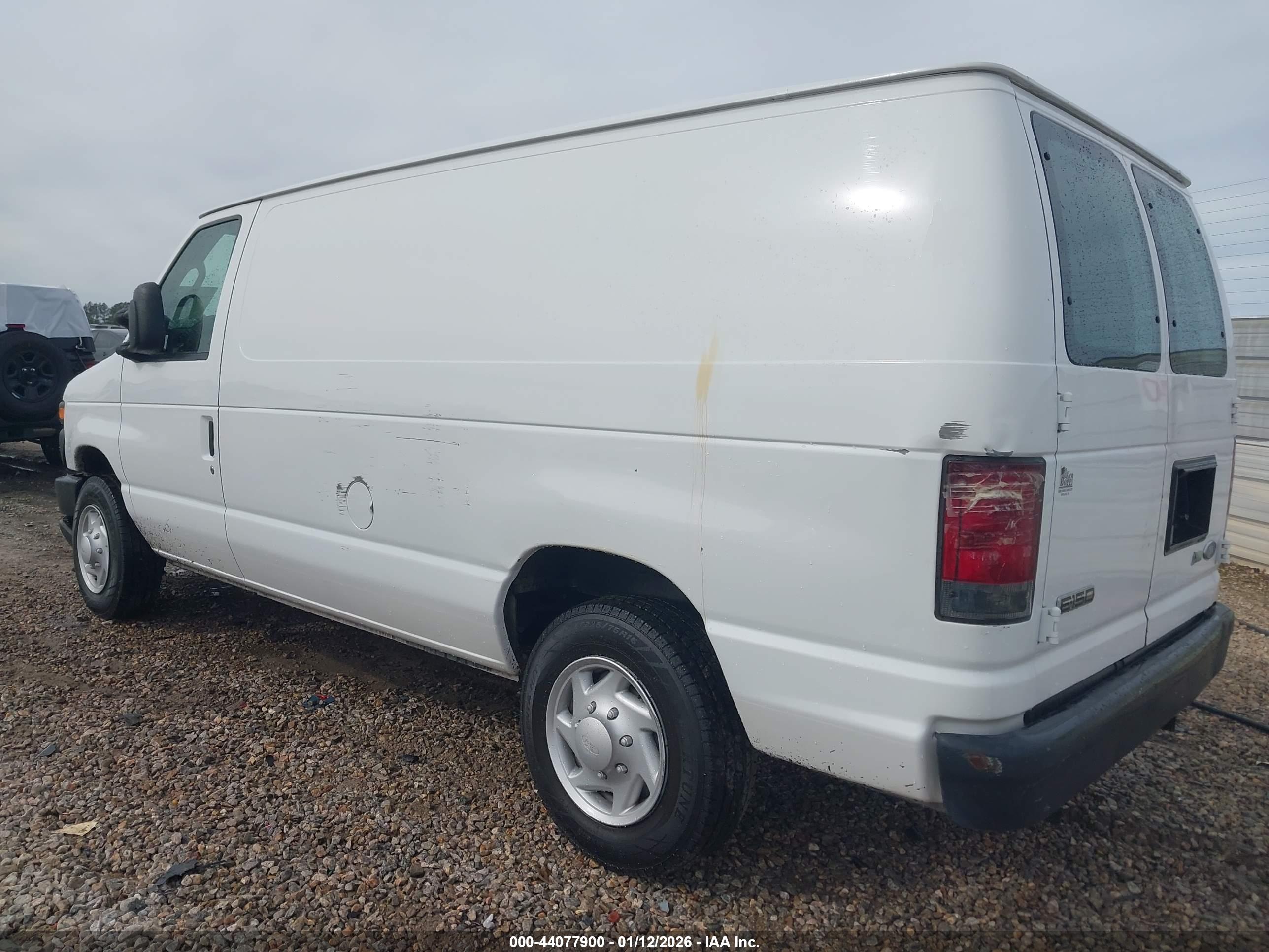 FORD E-150 image 3