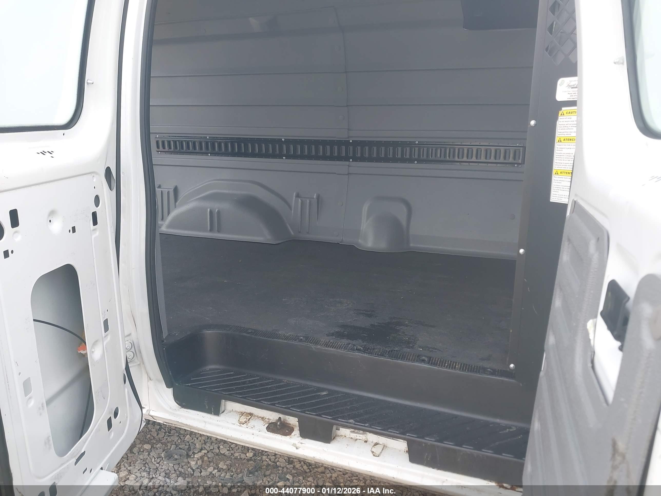 FORD E-150 image 8
