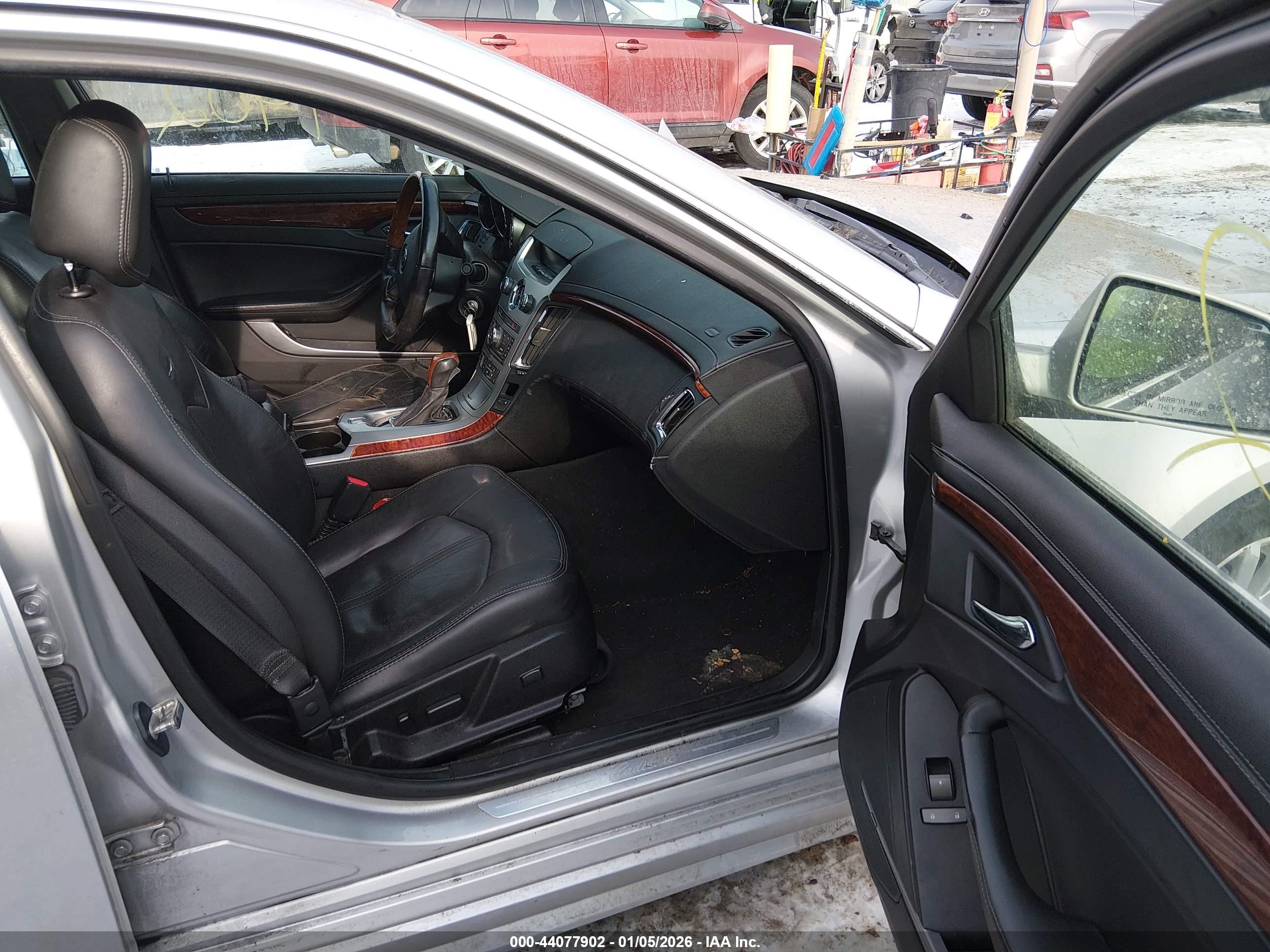 CADILLAC CTS image 5