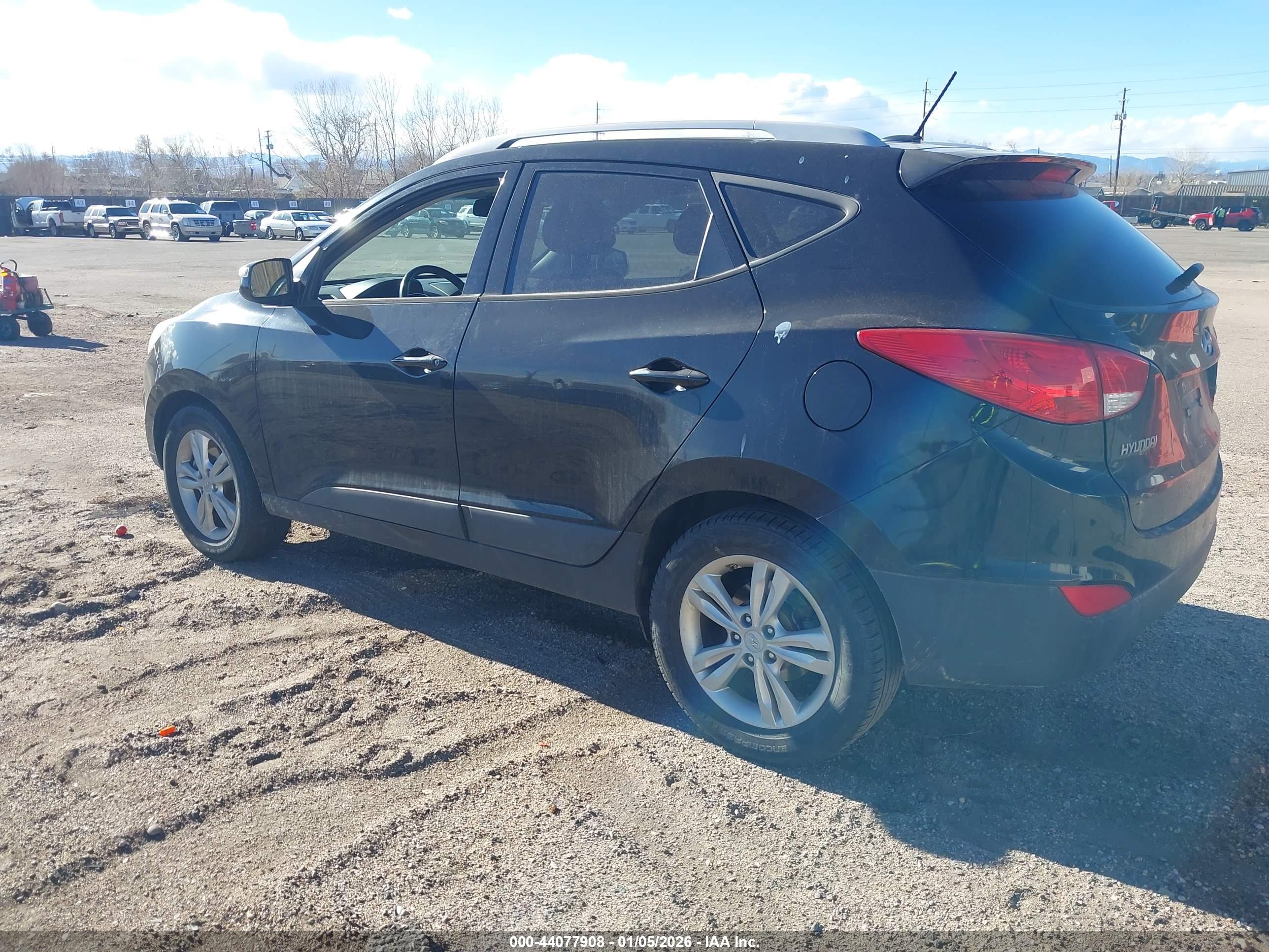 HYUNDAI TUCSON image 3