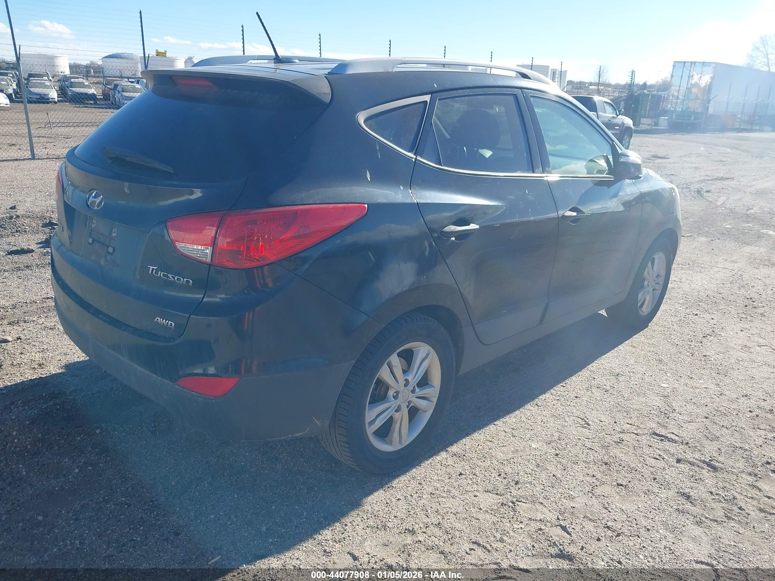 HYUNDAI TUCSON image 4