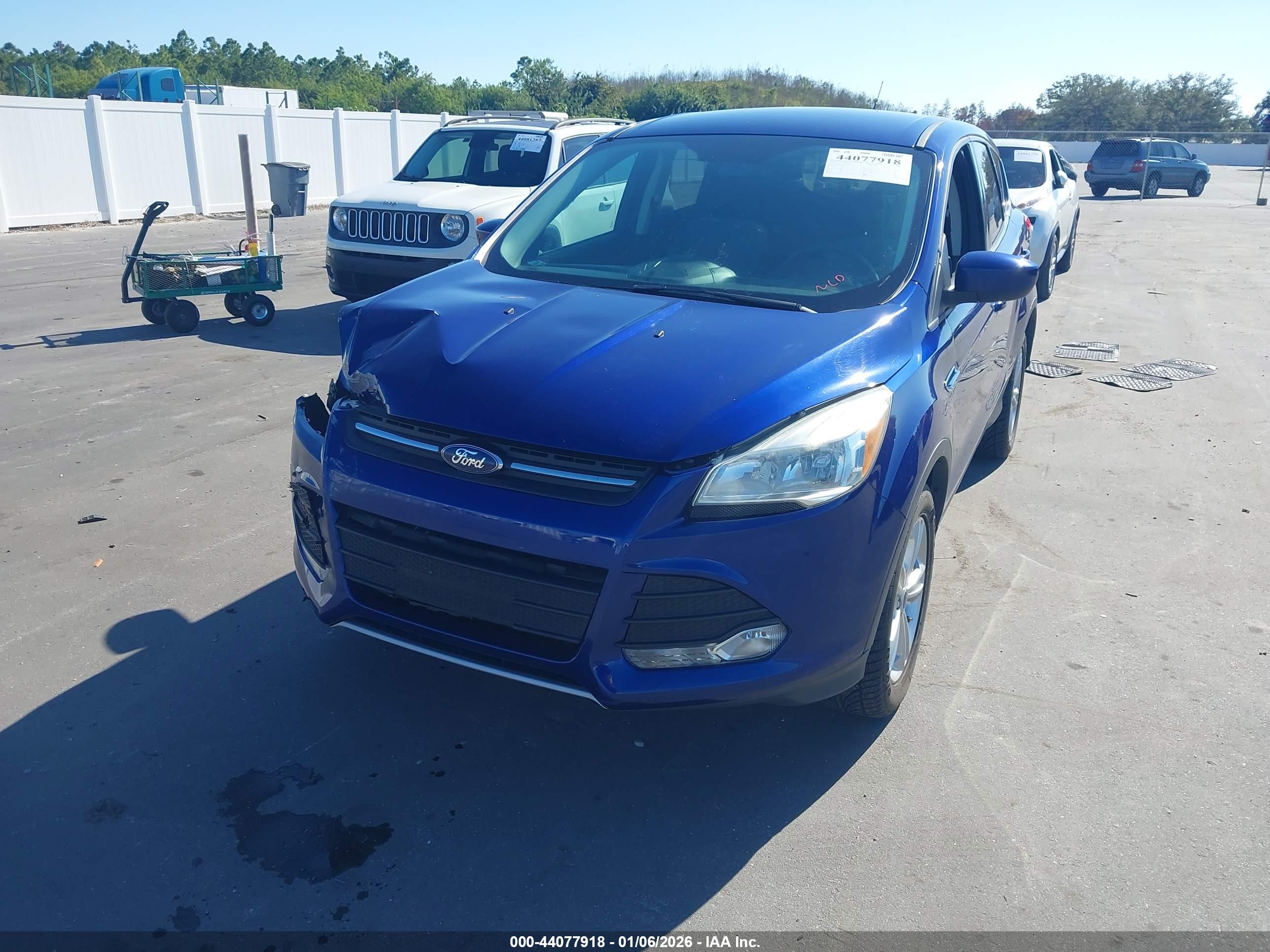 FORD ESCAPE image 2