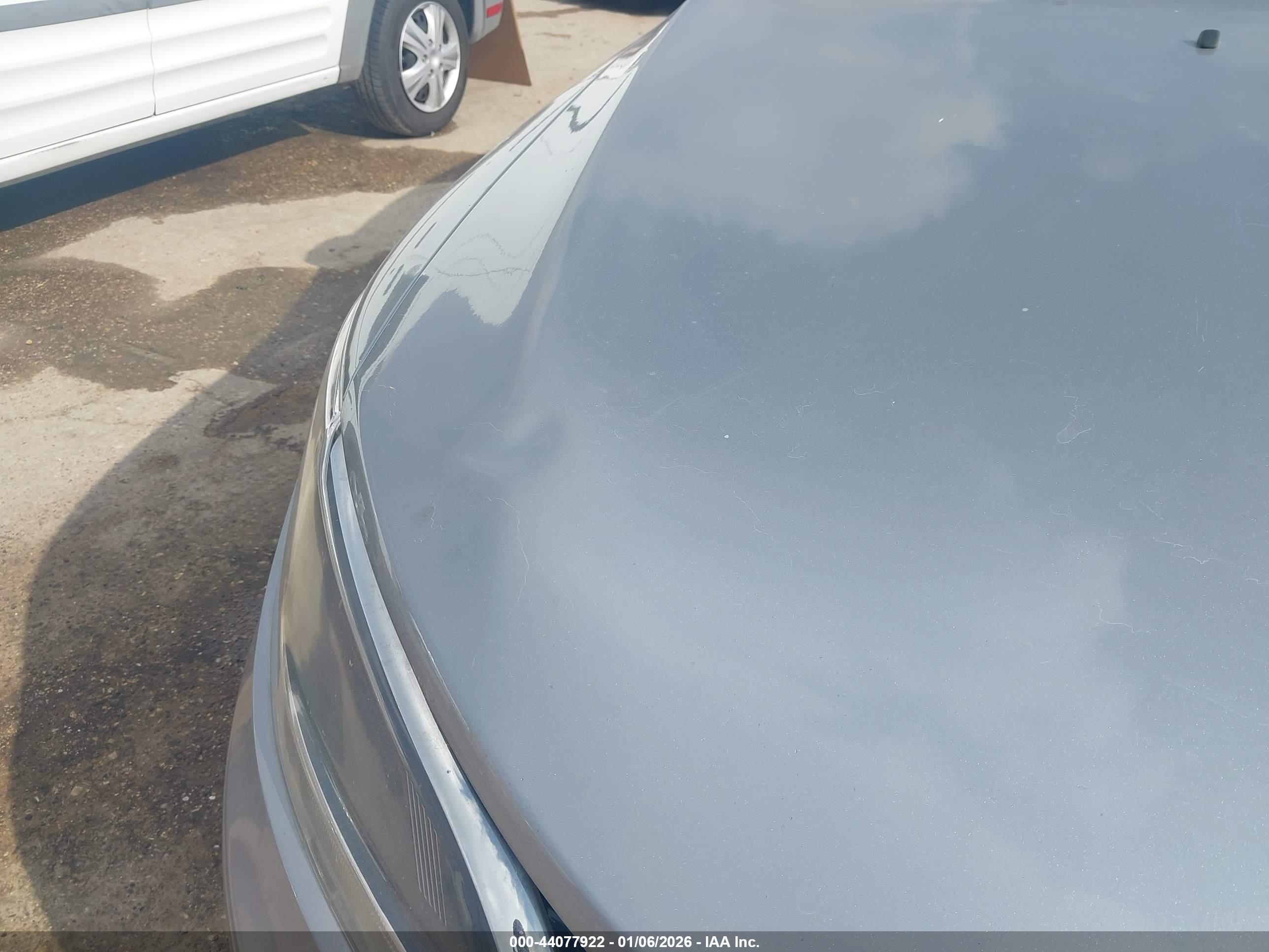 CHRYSLER 200 image 6