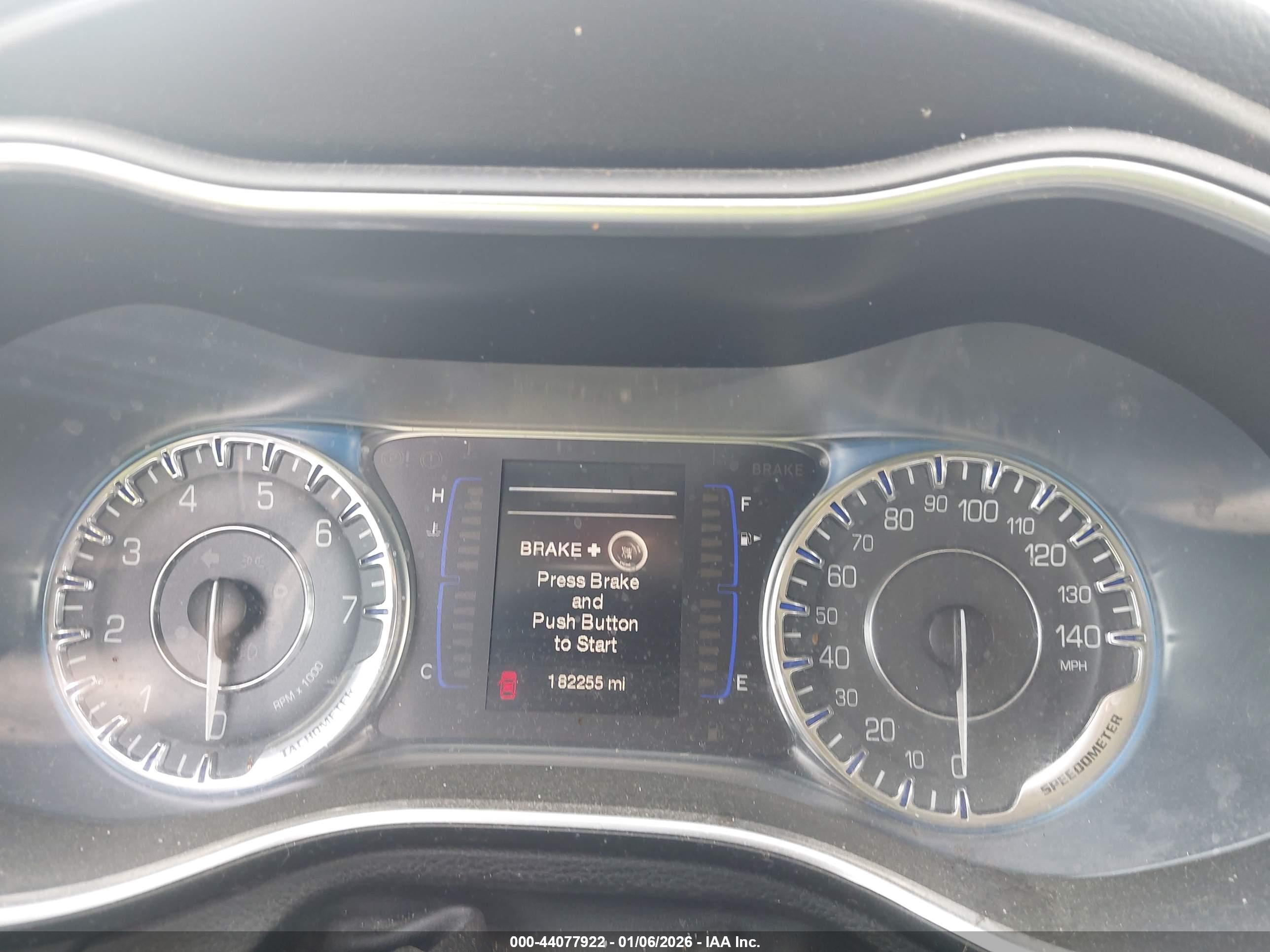 CHRYSLER 200 image 7