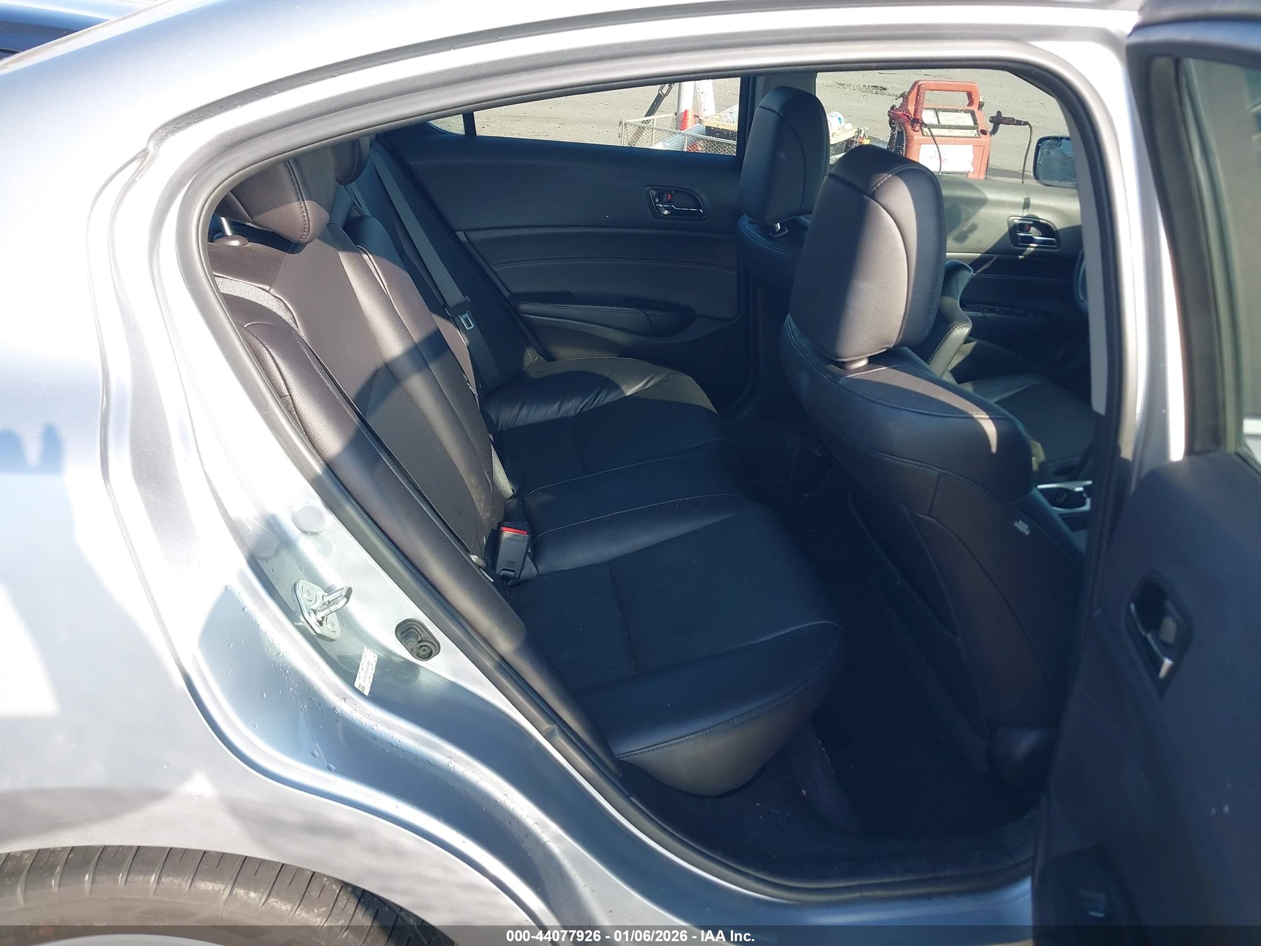 ACURA ILX image 8
