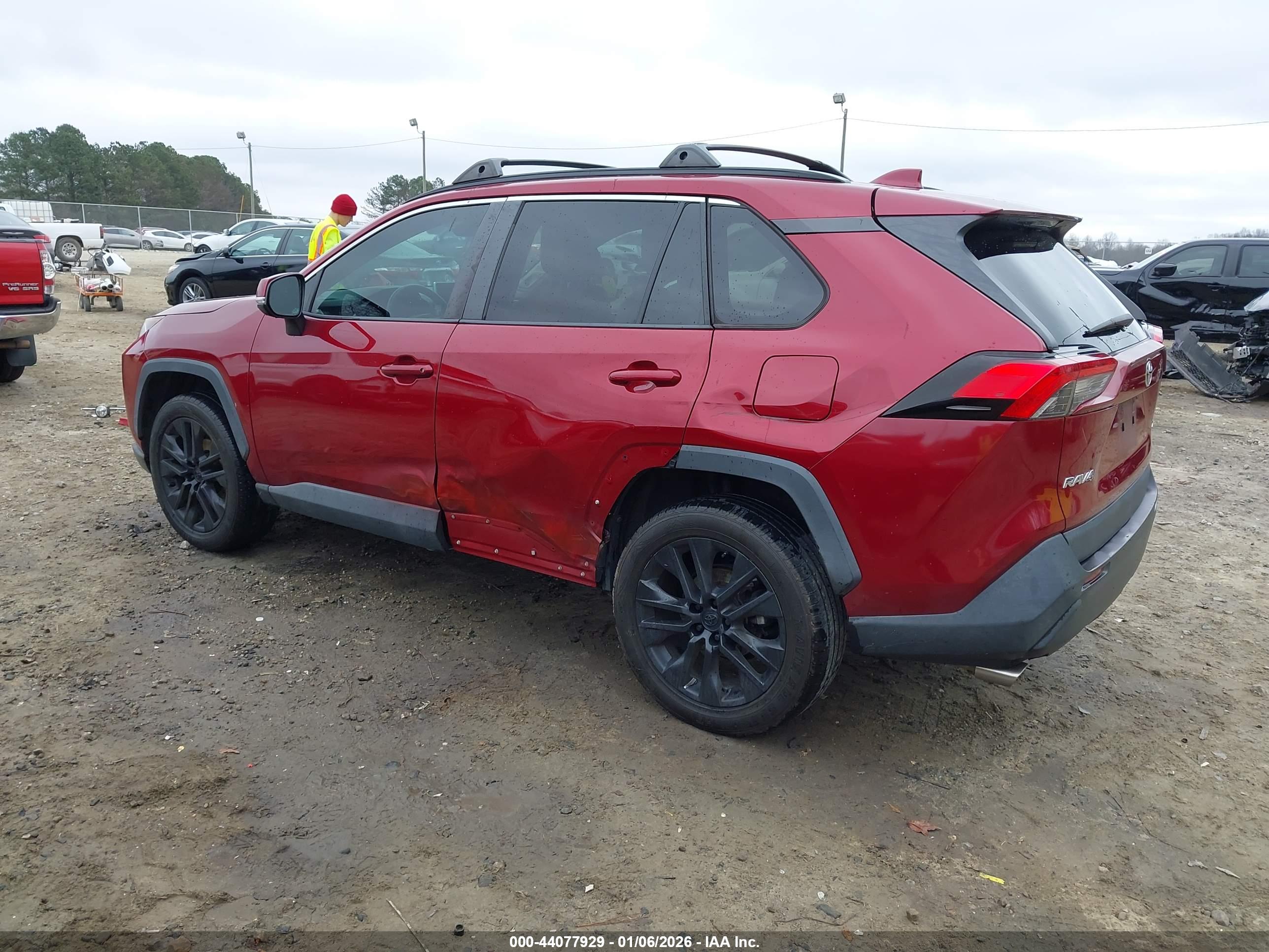 TOYOTA RAV4 image 3