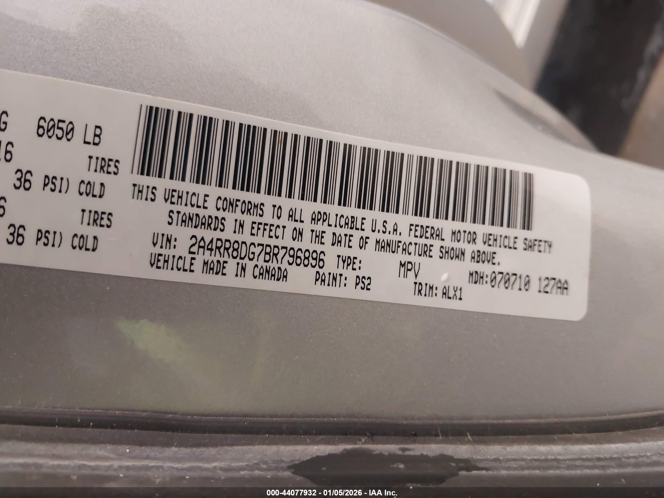 CHRYSLER TOWN image 9