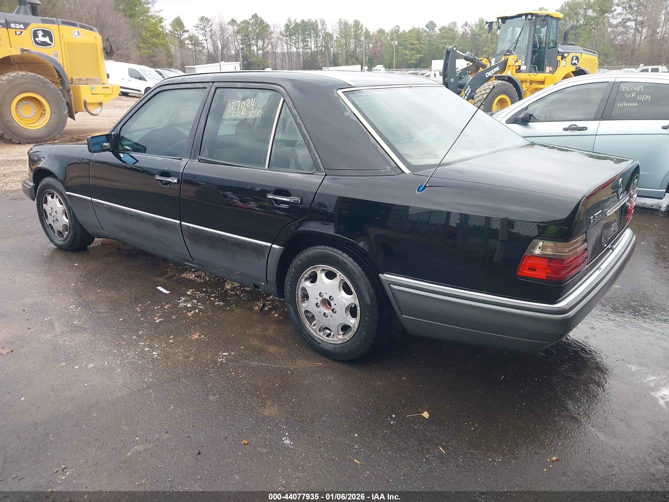 MERCEDES-BENZ E image 3