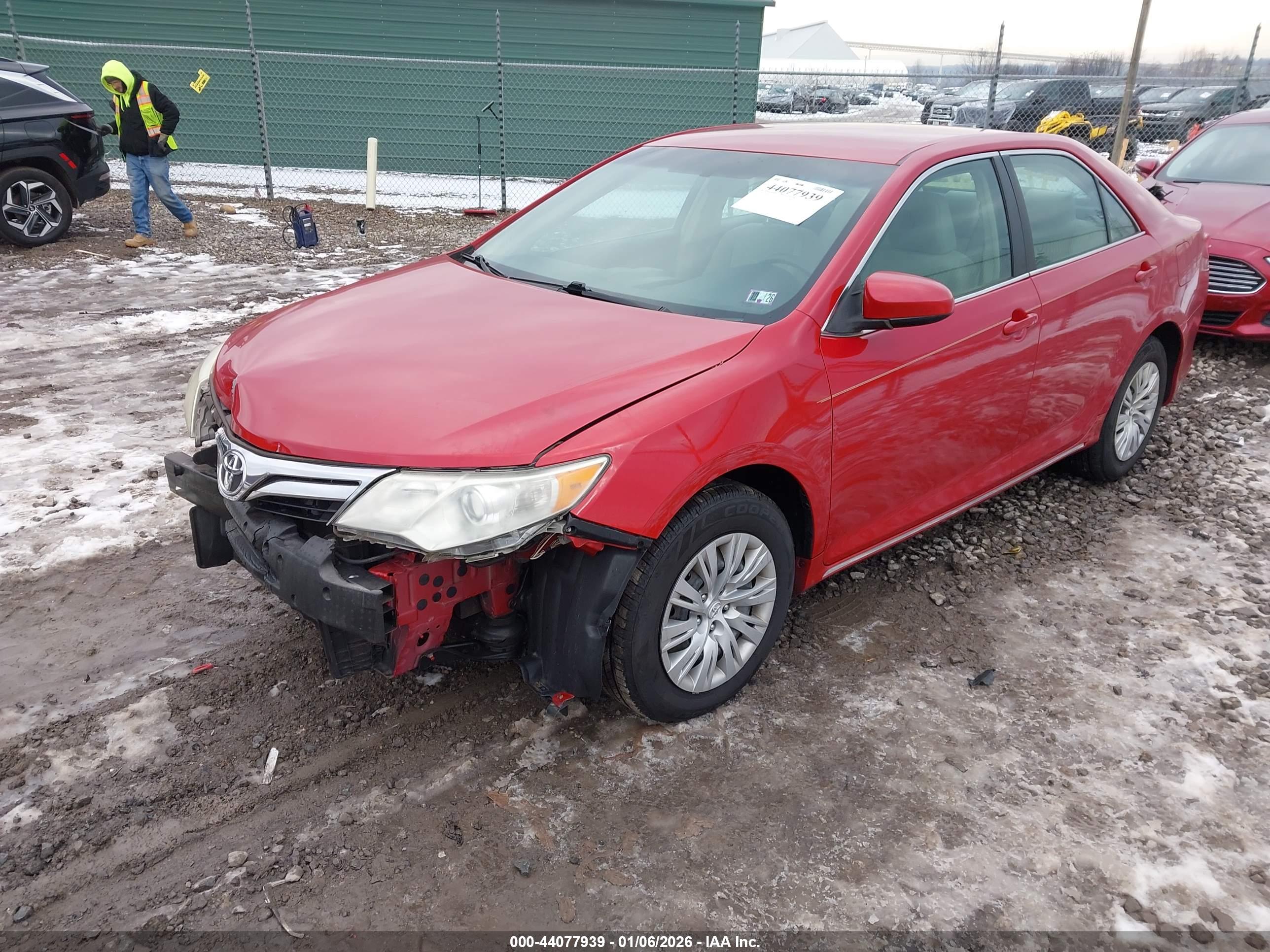 TOYOTA CAMRY image 2