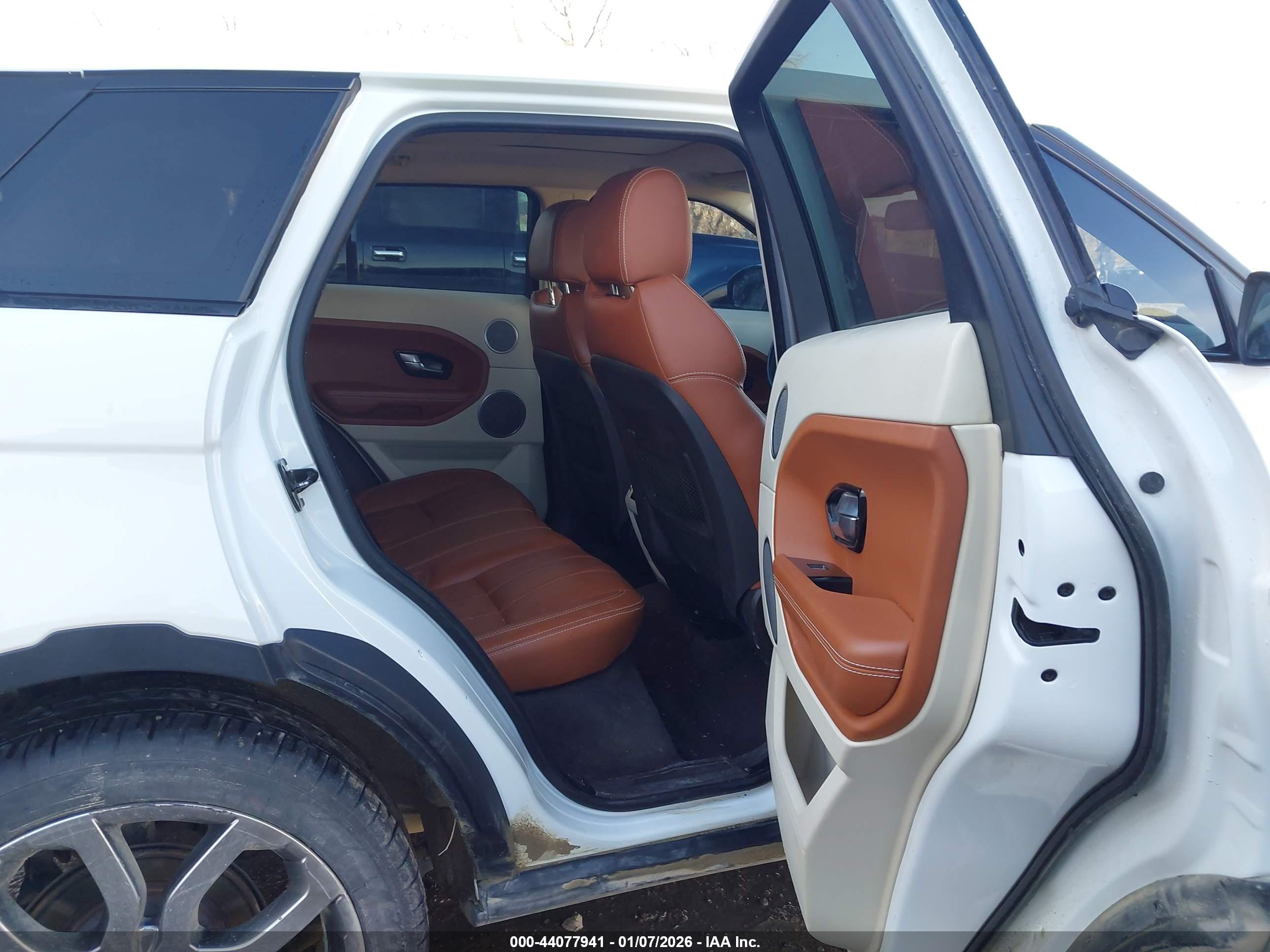 LAND ROVER image 8