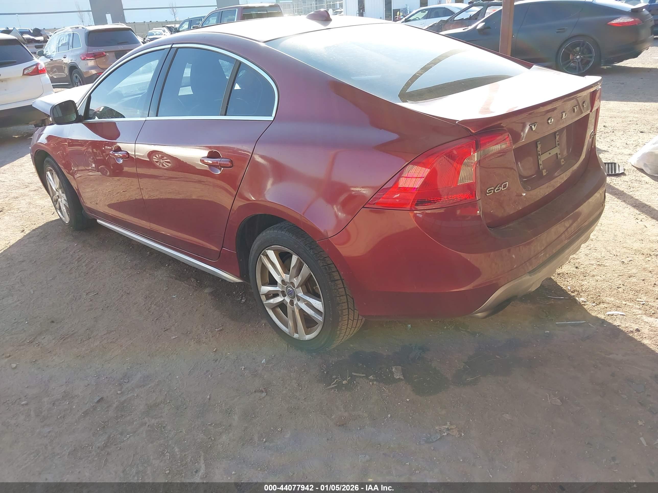 VOLVO S60 image 3