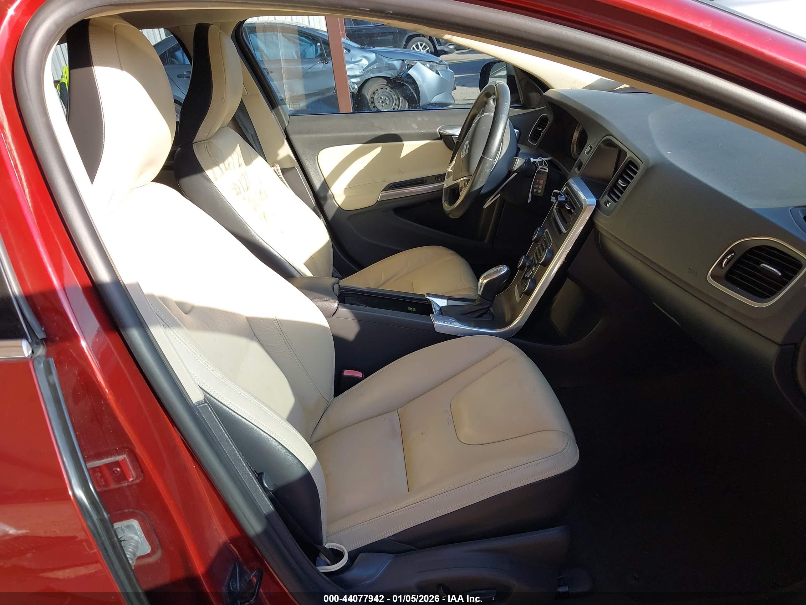 VOLVO S60 image 5