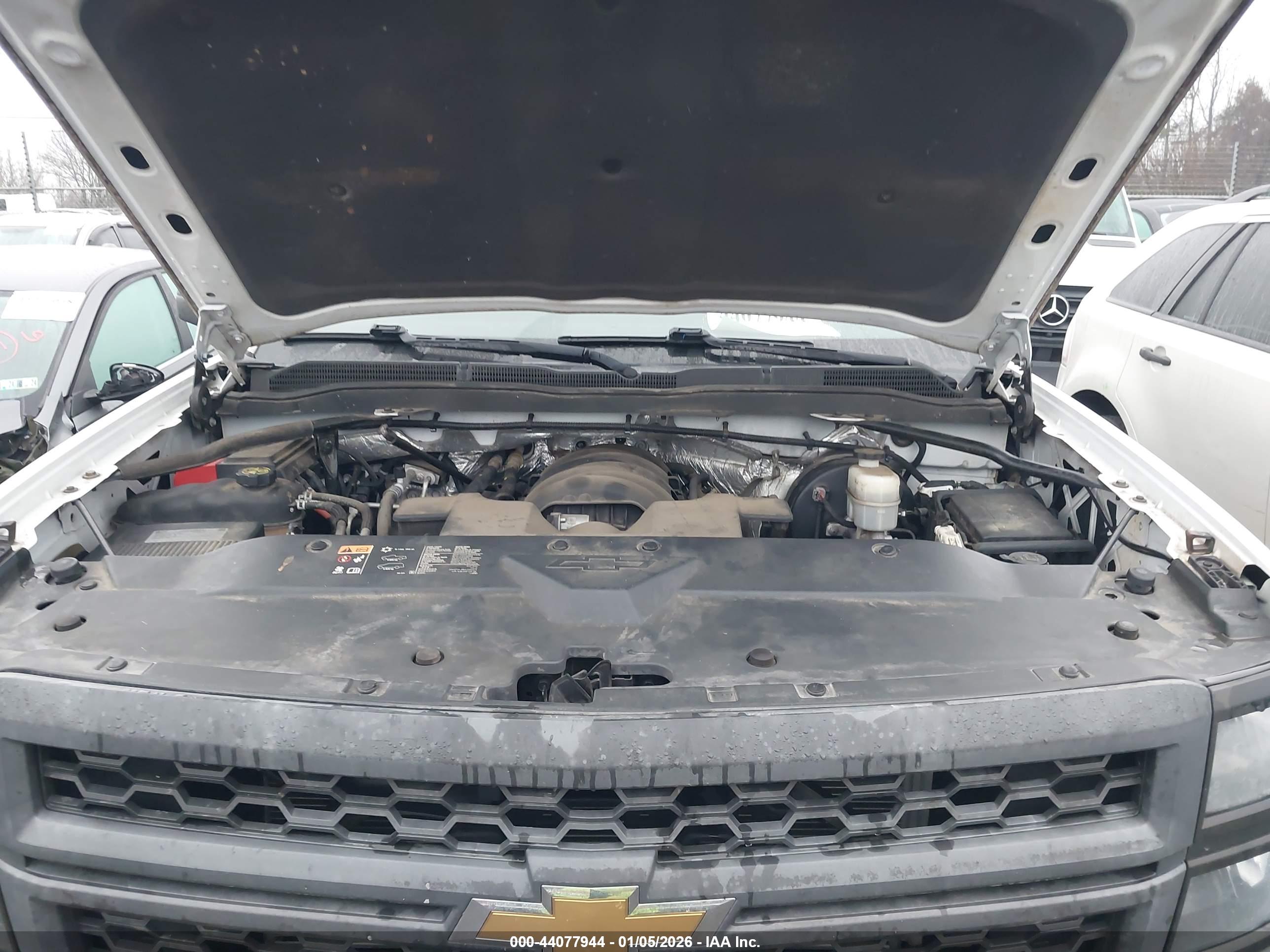 CHEVROLET SILVERADO image 10