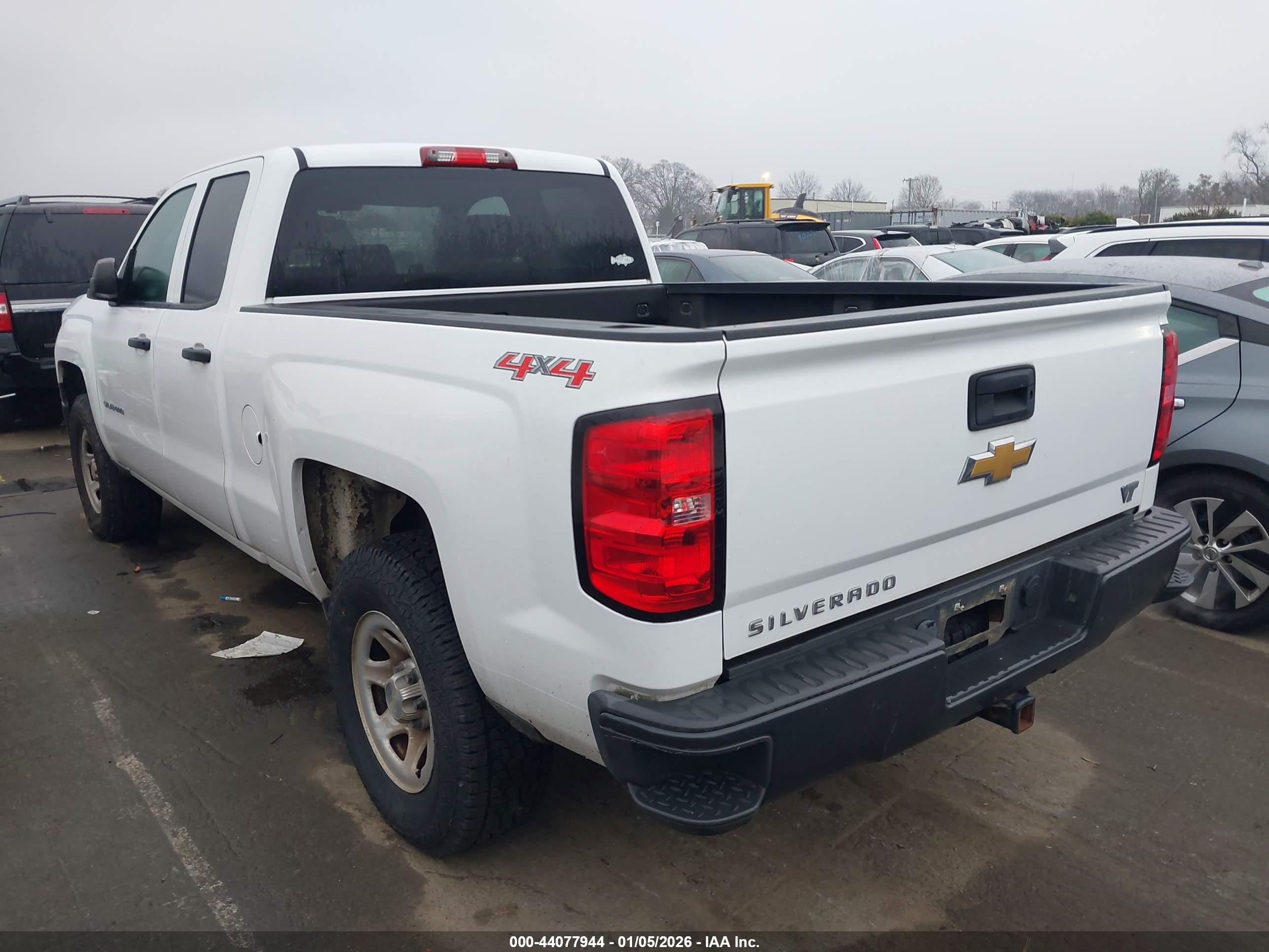 CHEVROLET SILVERADO image 3