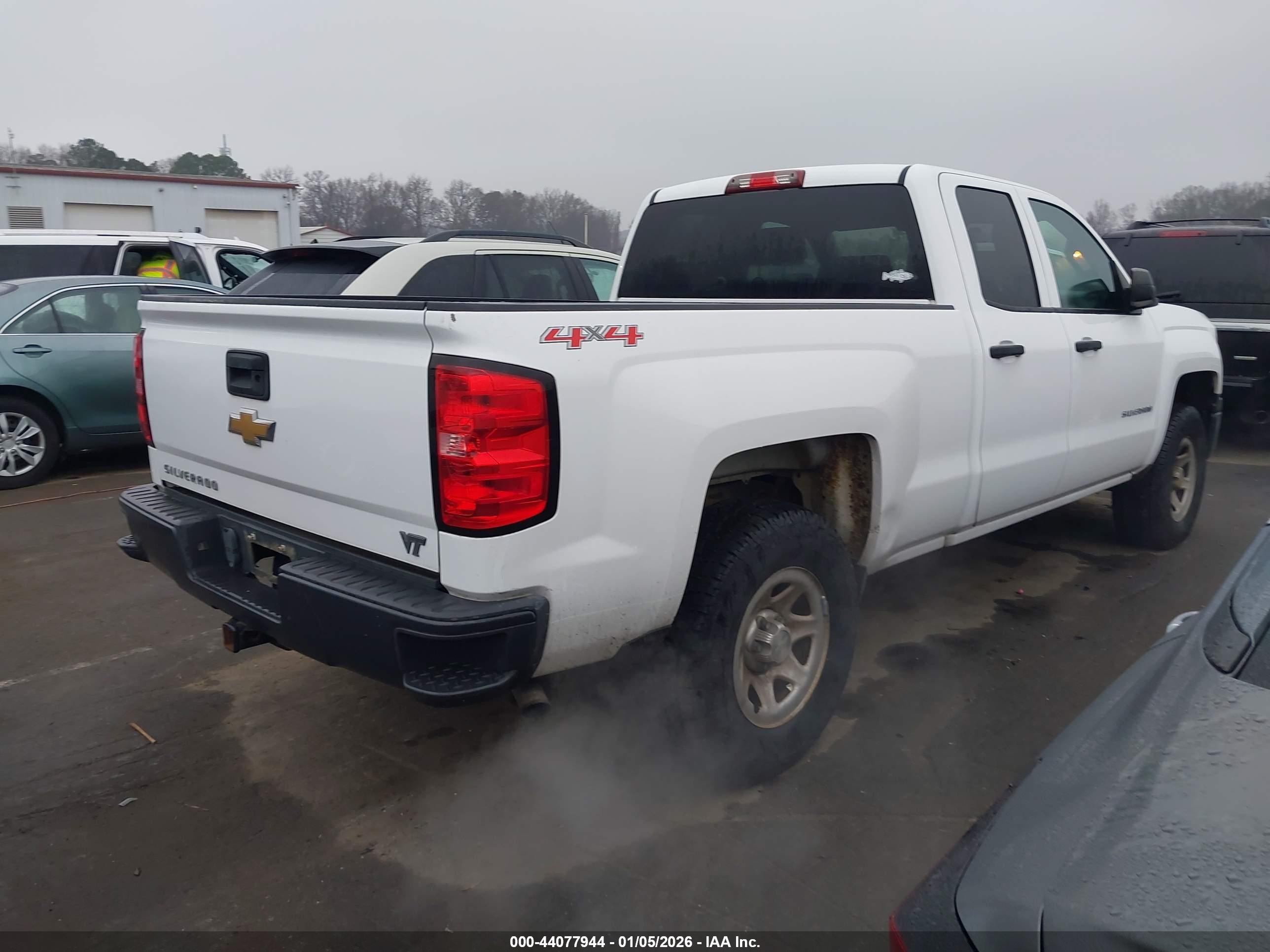 CHEVROLET SILVERADO image 4