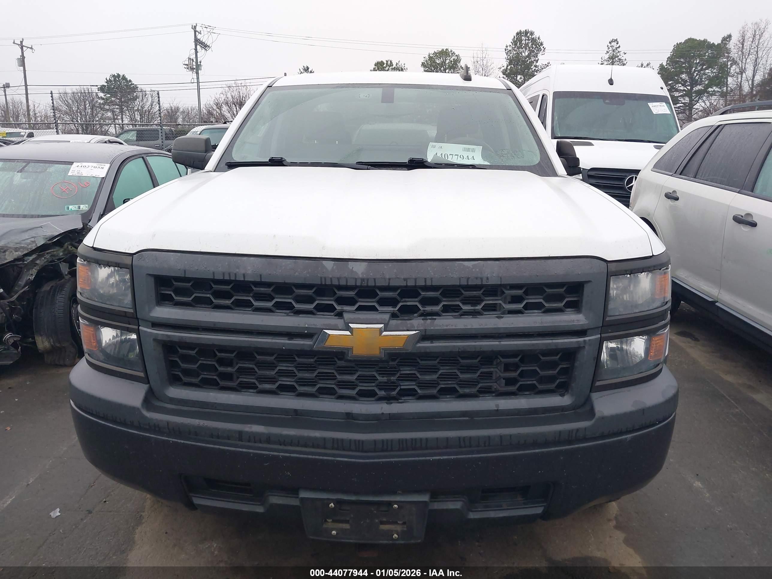 CHEVROLET SILVERADO image 6