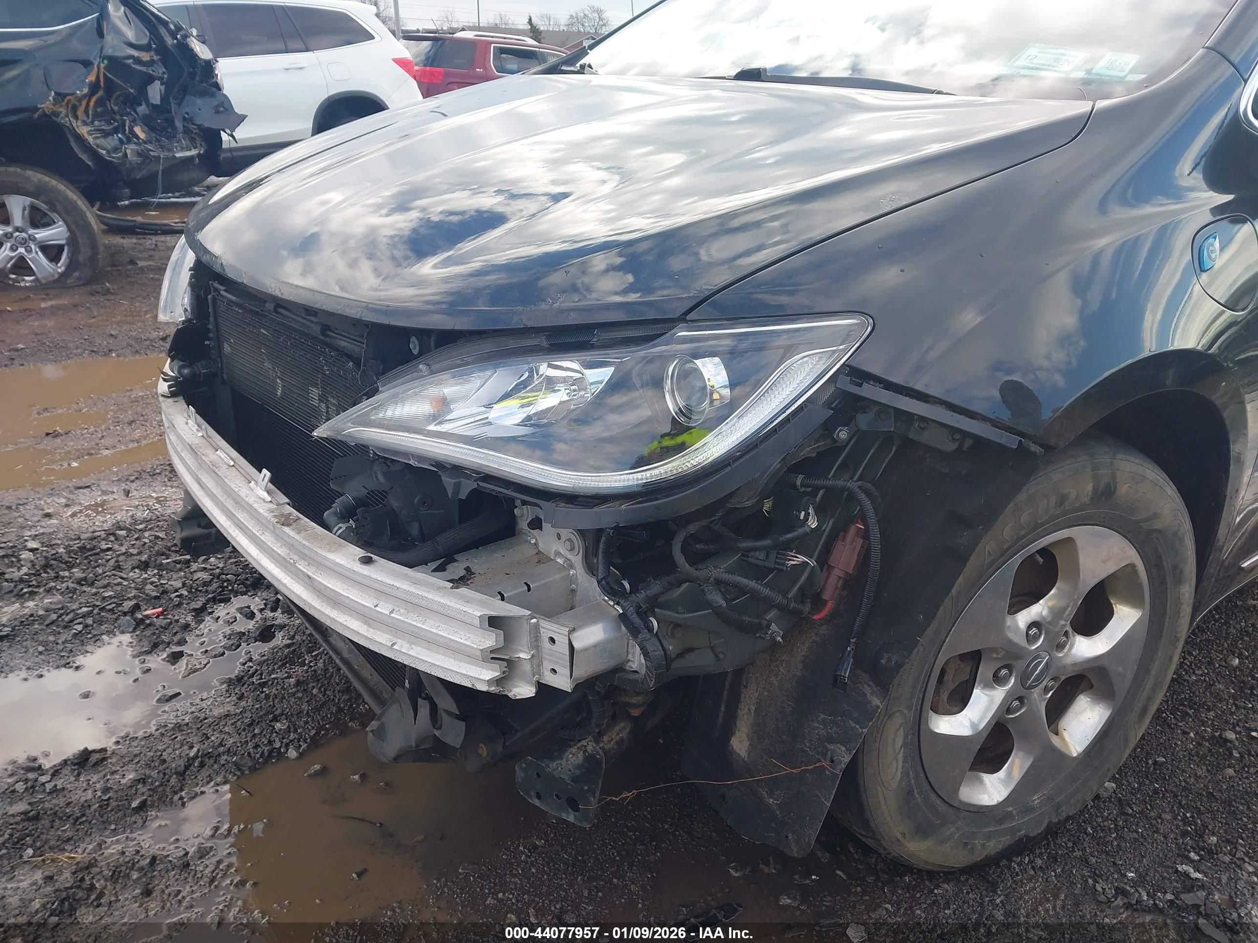 CHRYSLER PACIFICA image 6