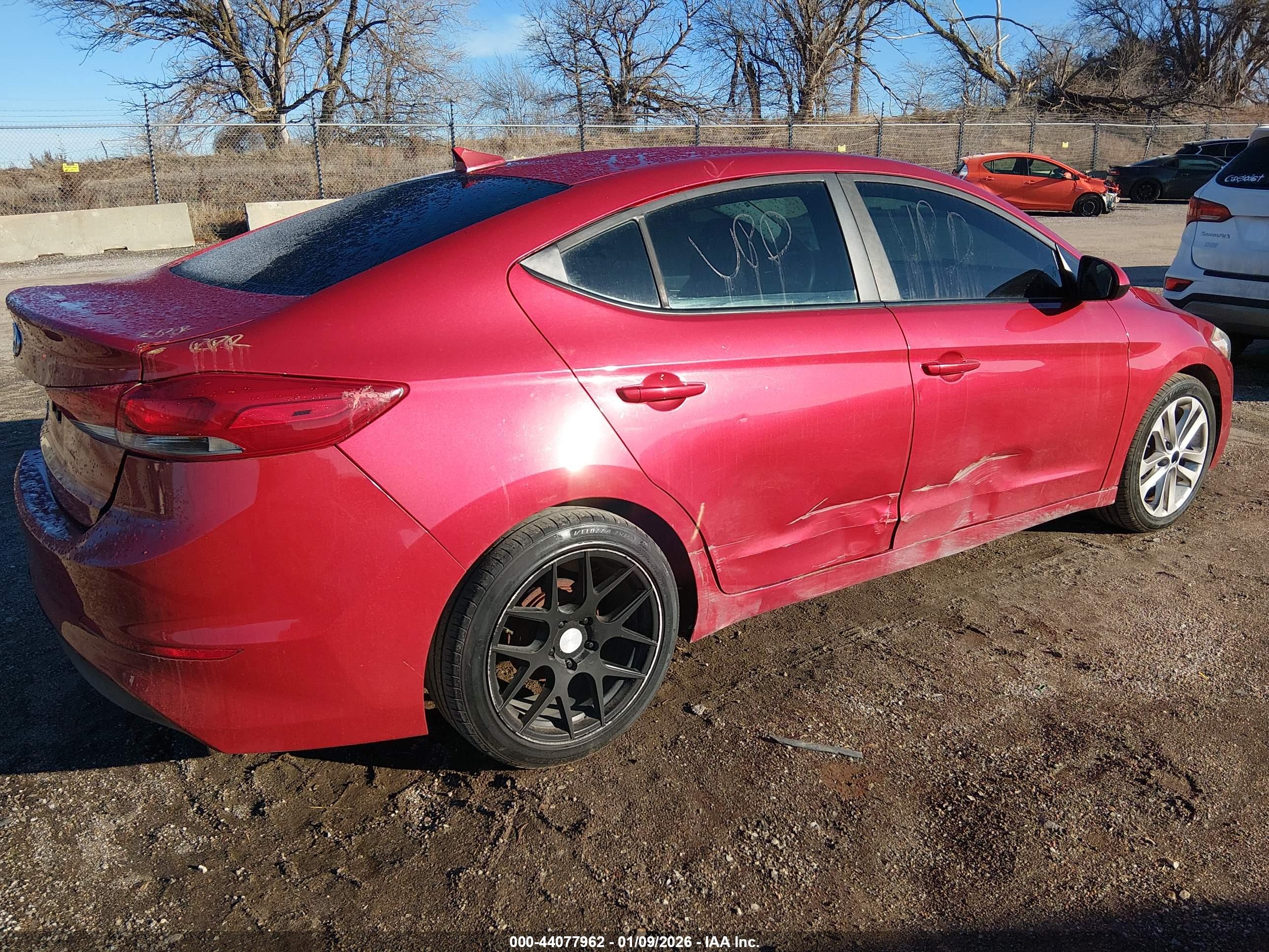 HYUNDAI ELANTRA image 4