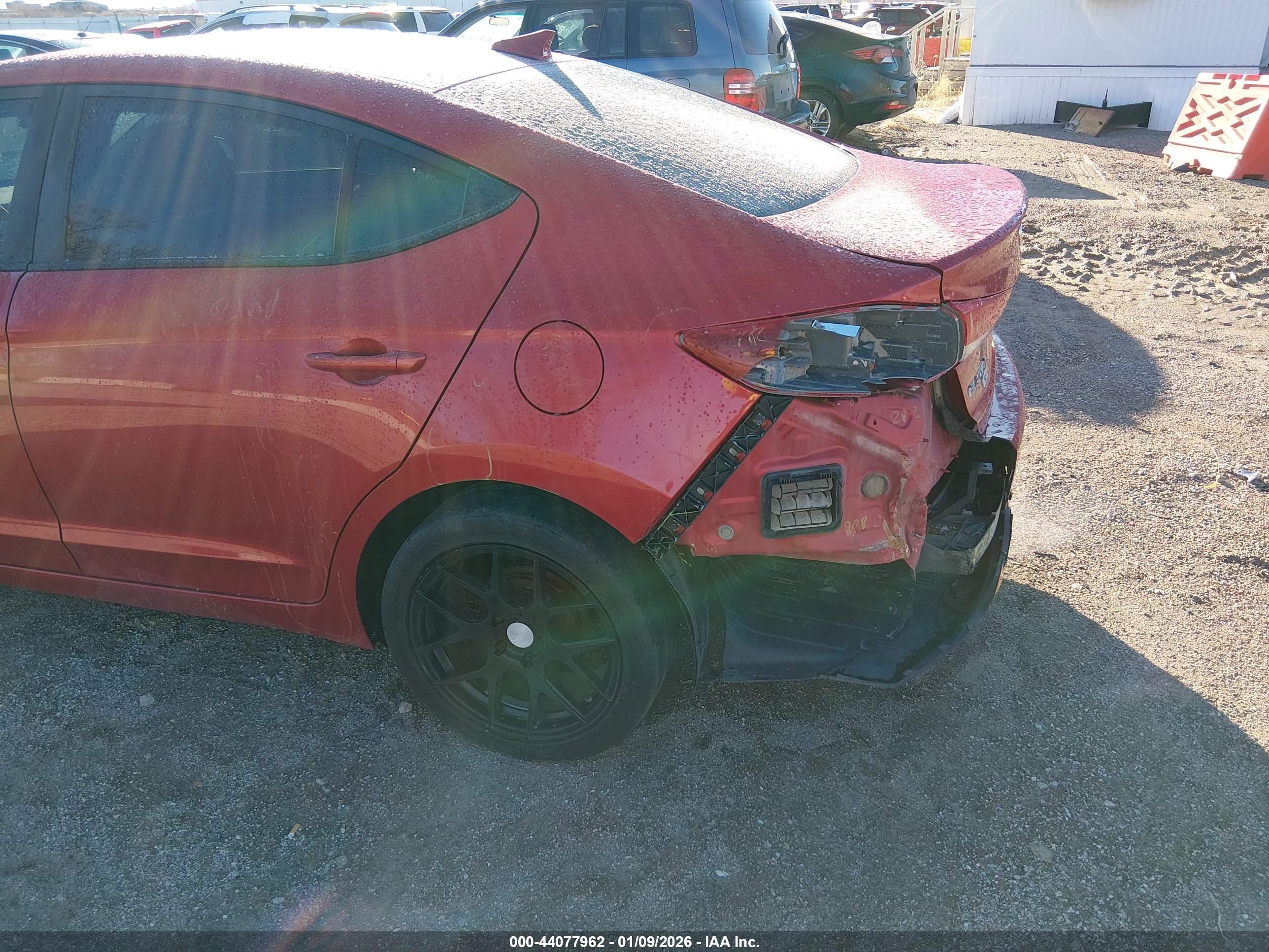 HYUNDAI ELANTRA image 6