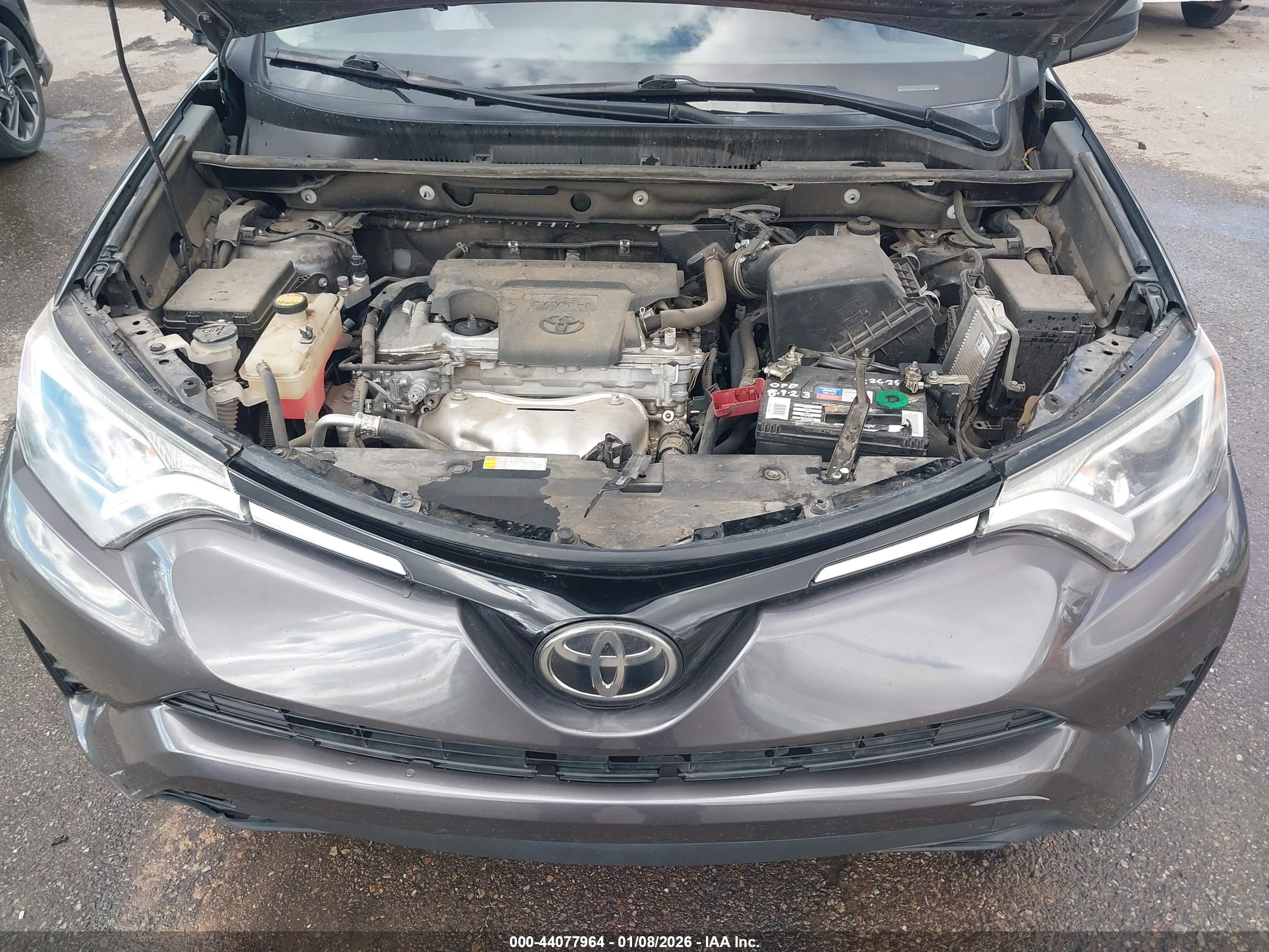 TOYOTA RAV4 image 10