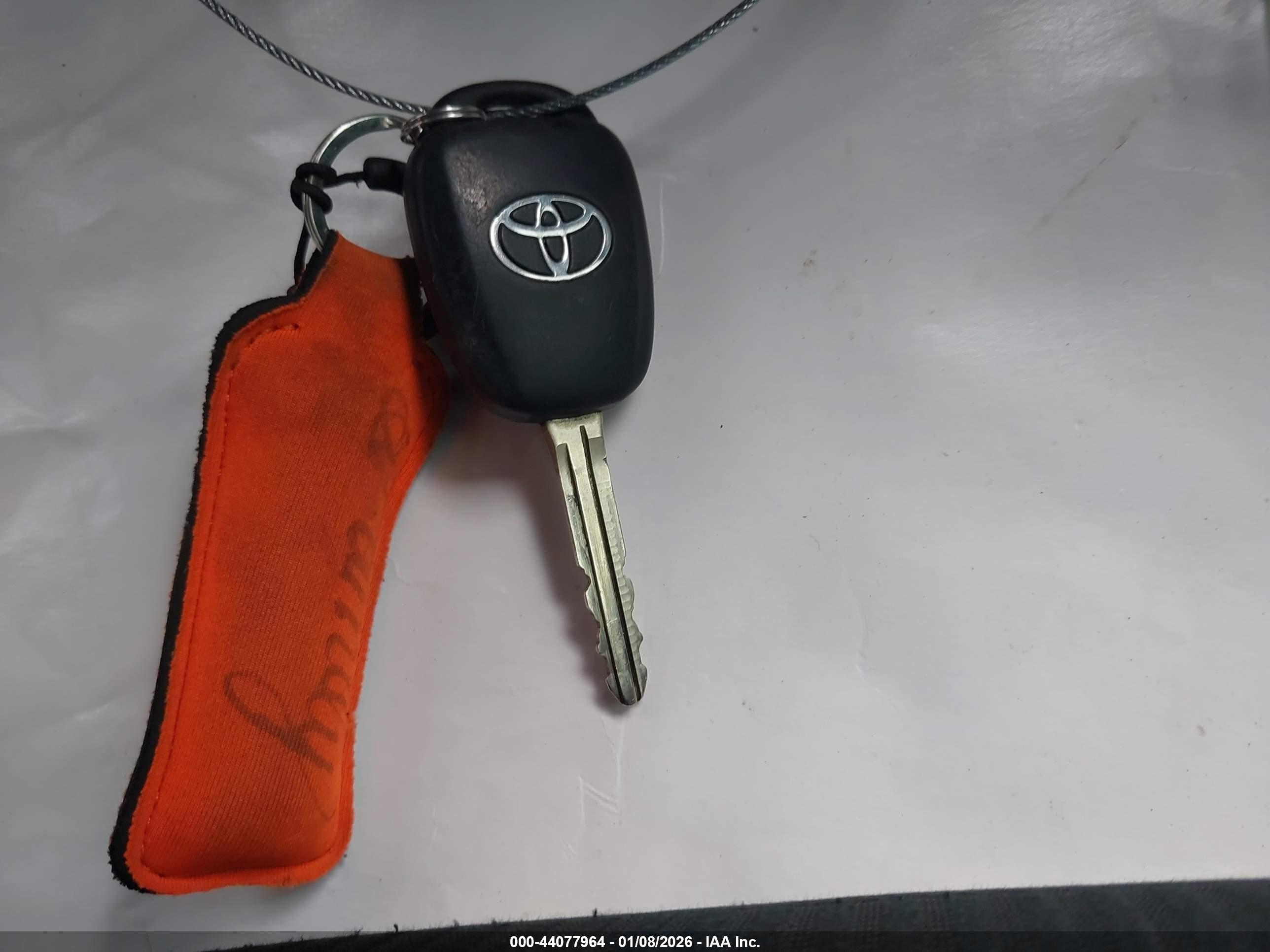 TOYOTA RAV4 image 11