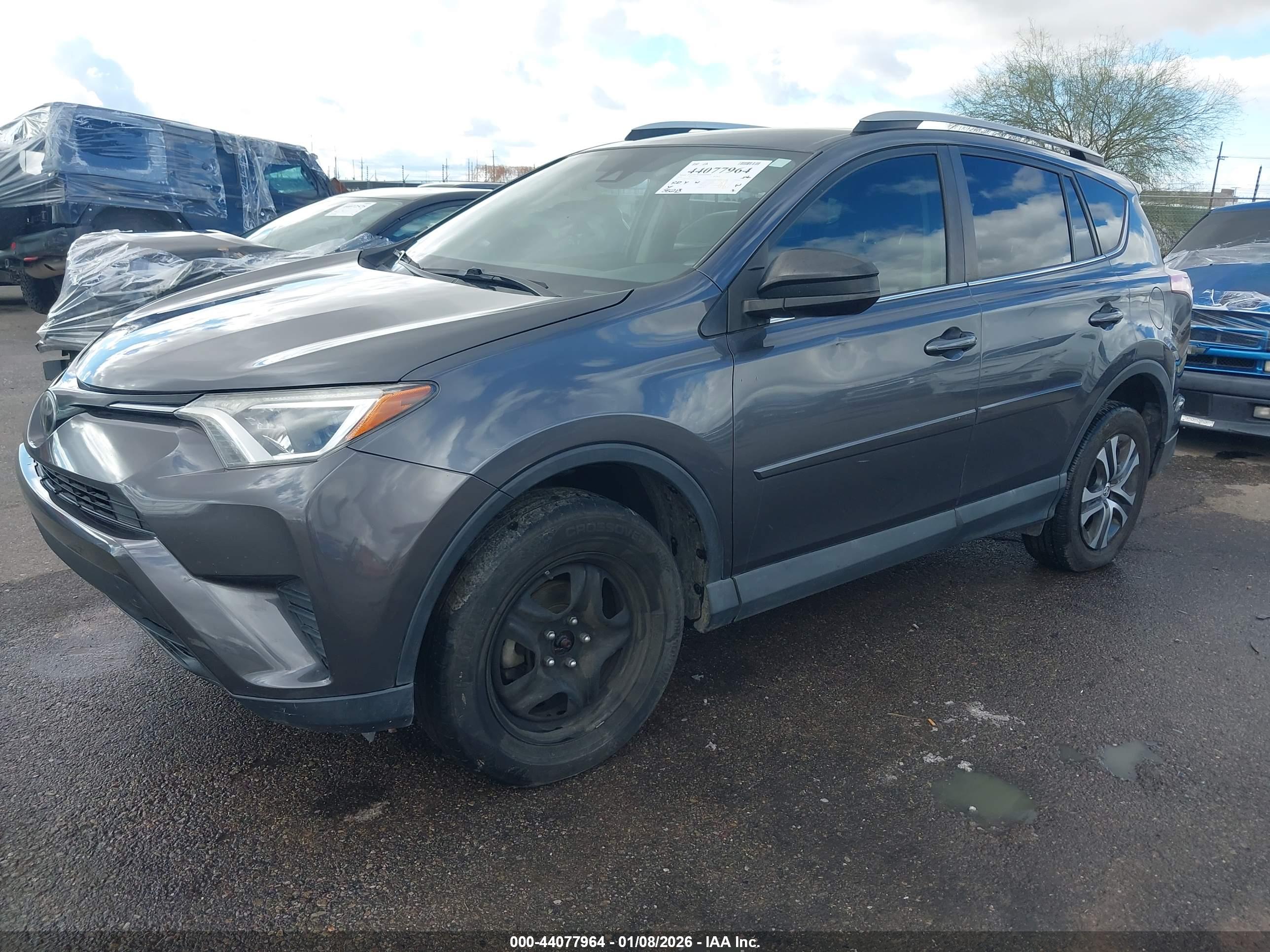 TOYOTA RAV4 image 2