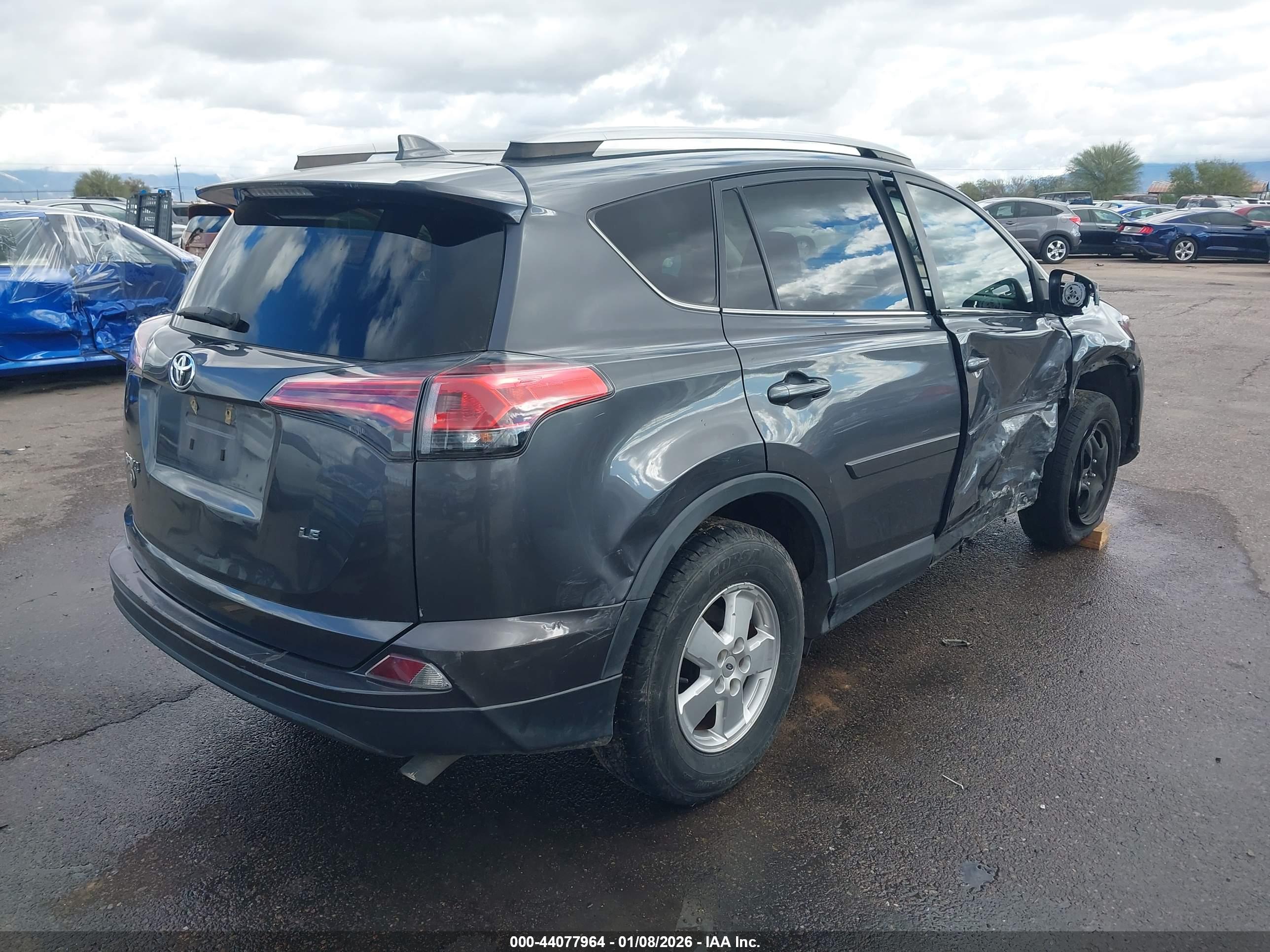 TOYOTA RAV4 image 4